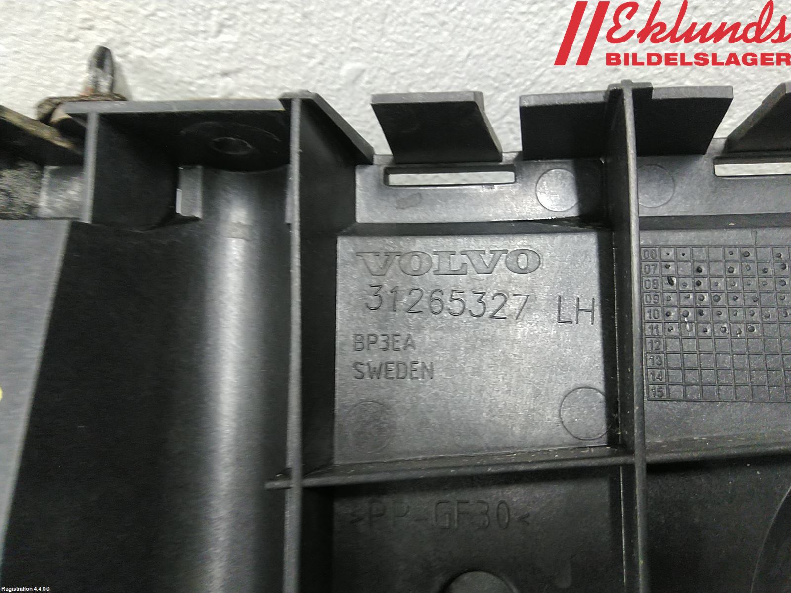 Volvo V70 08-13 Stötfångarfäste Bak Hö