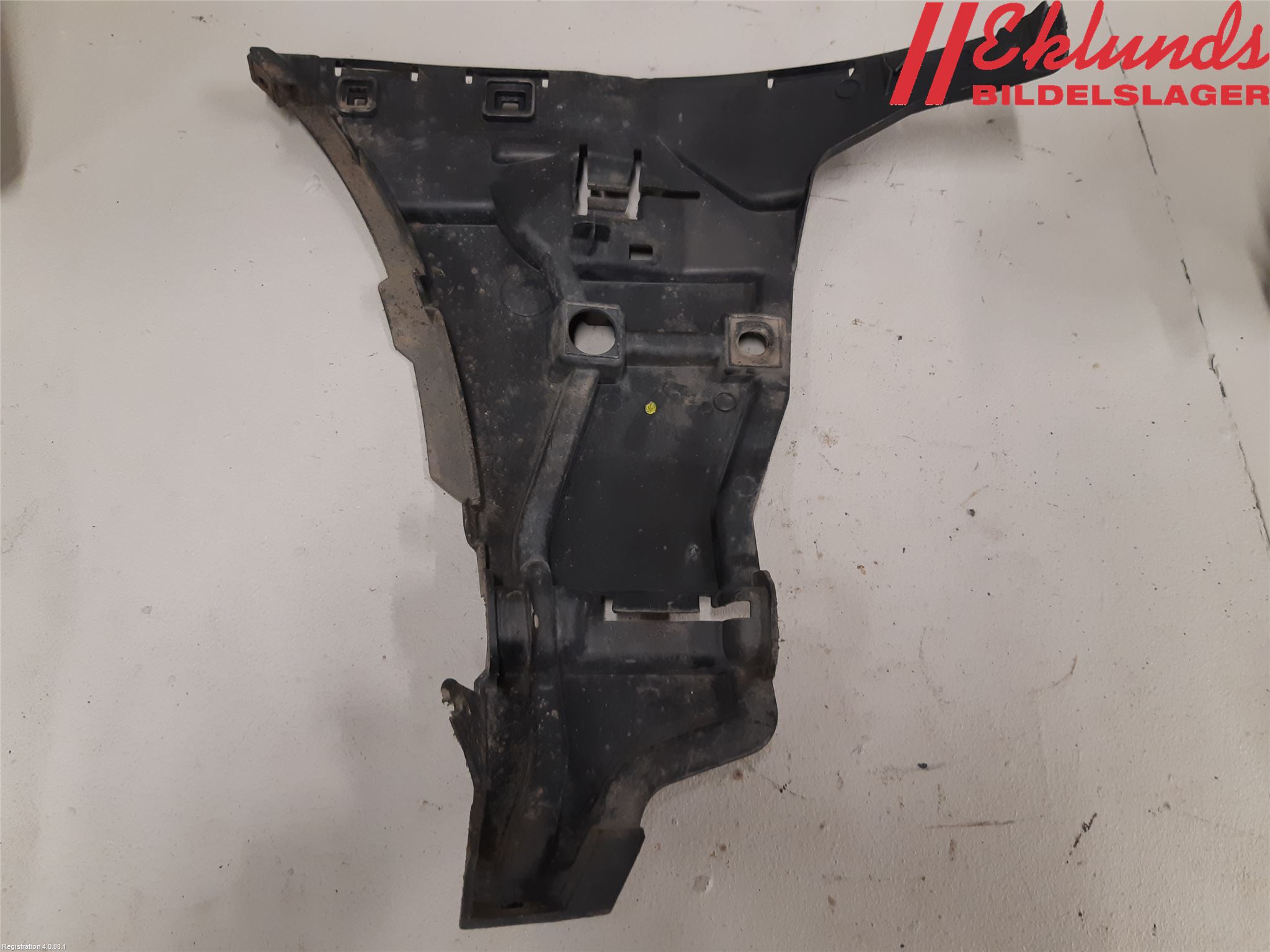 Volvo V70 05-08 Stötfångarfäste Fram Vä