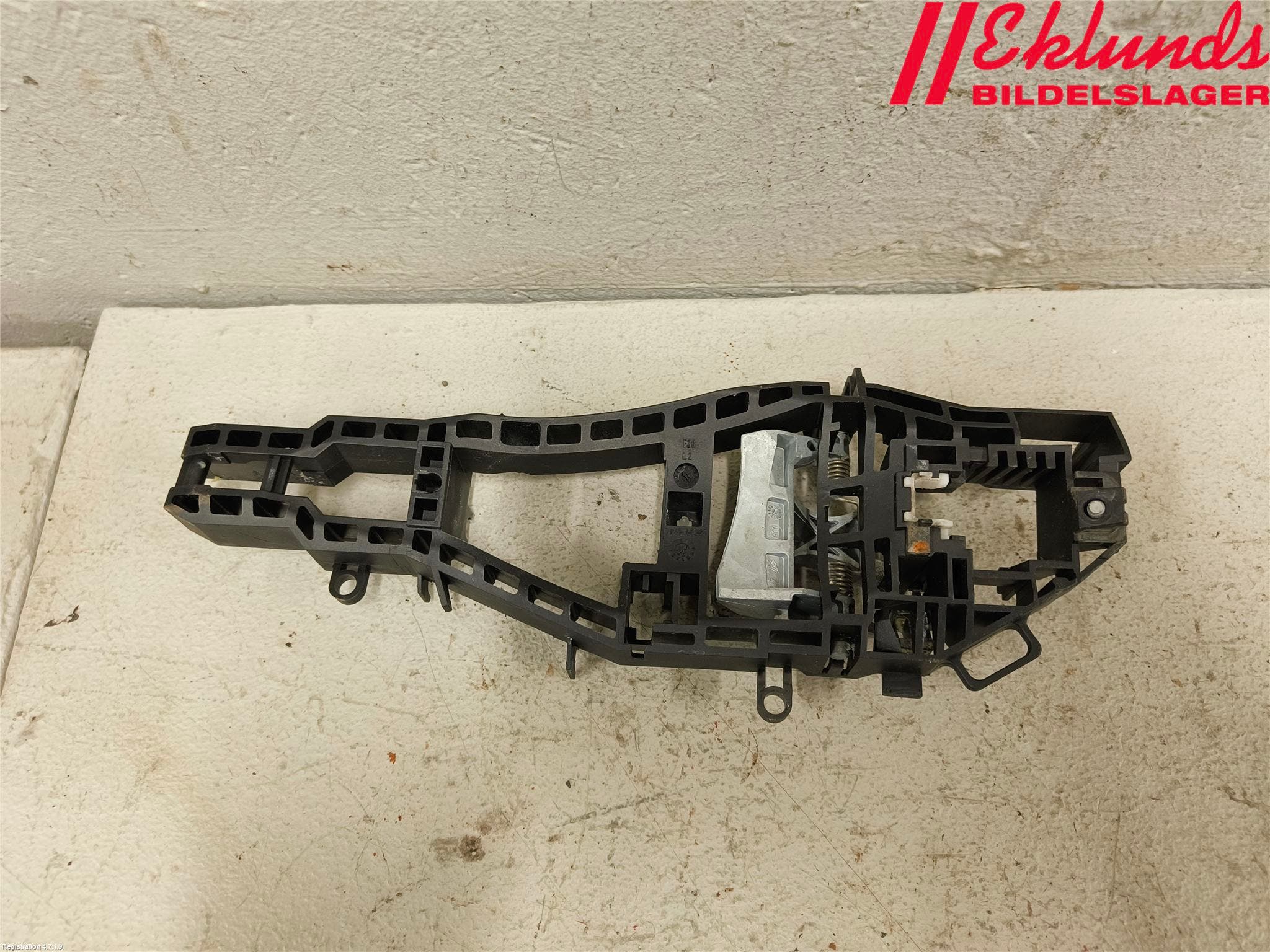 BMW 3 F30/F31/F80 12-19 Dörrhandtag Yttre Vä