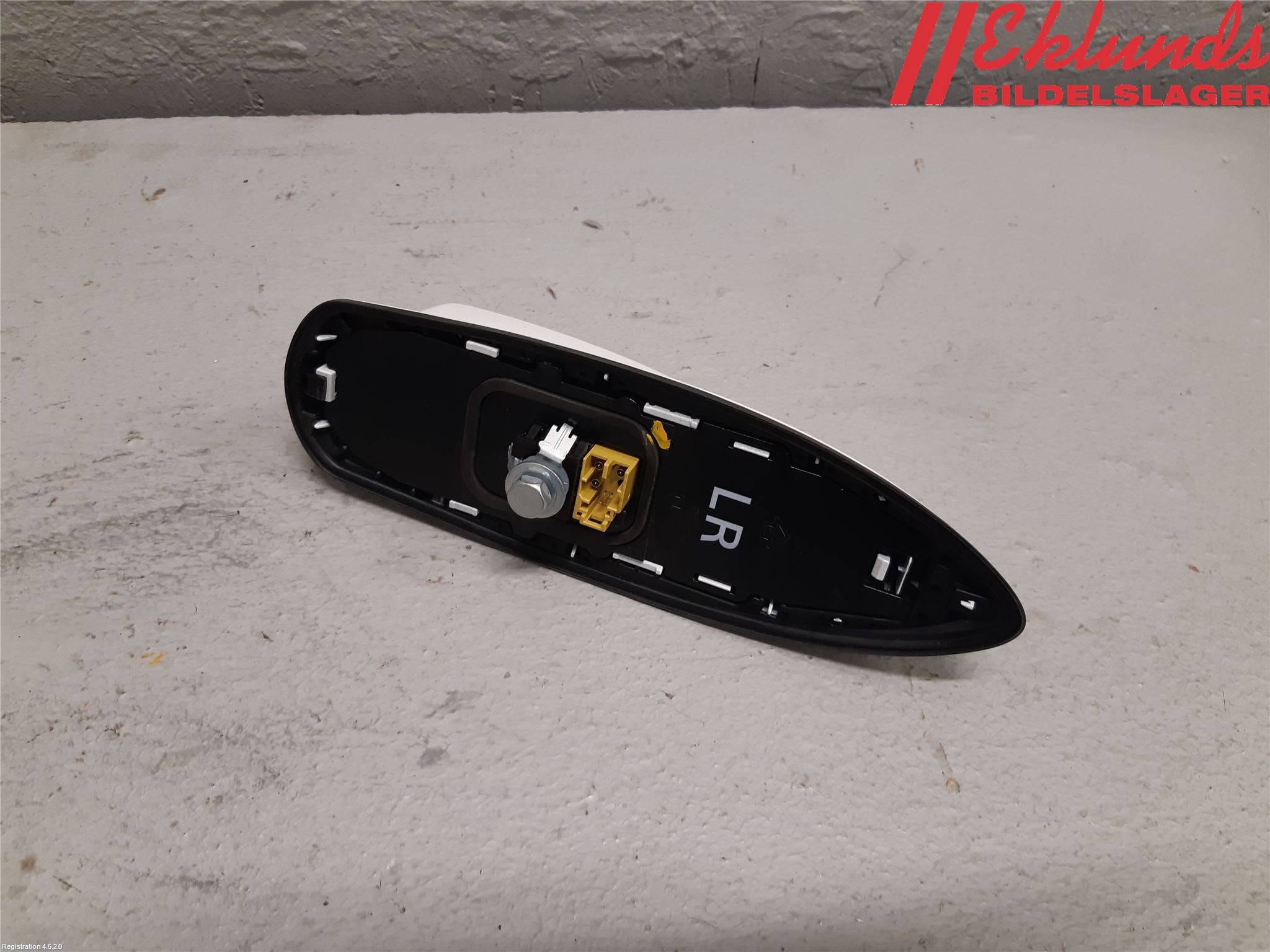 Toyota YARIS XP21 20- Antenn