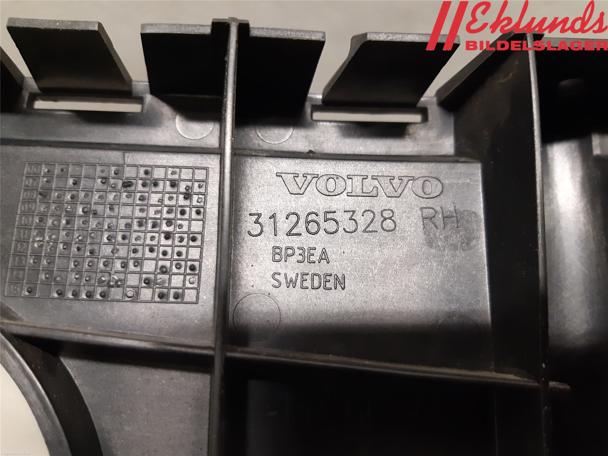 Volvo V70 14-16 Stötfångarfäste Bak Hö