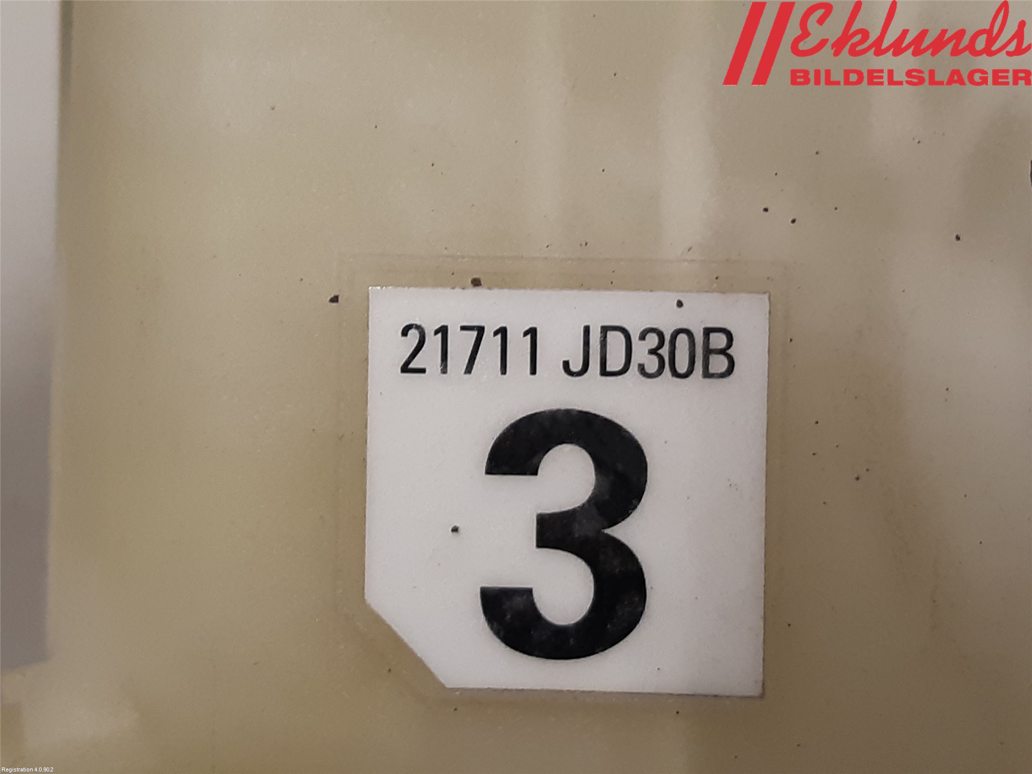 Nissan QASHQAI   07-10 Expansionstank