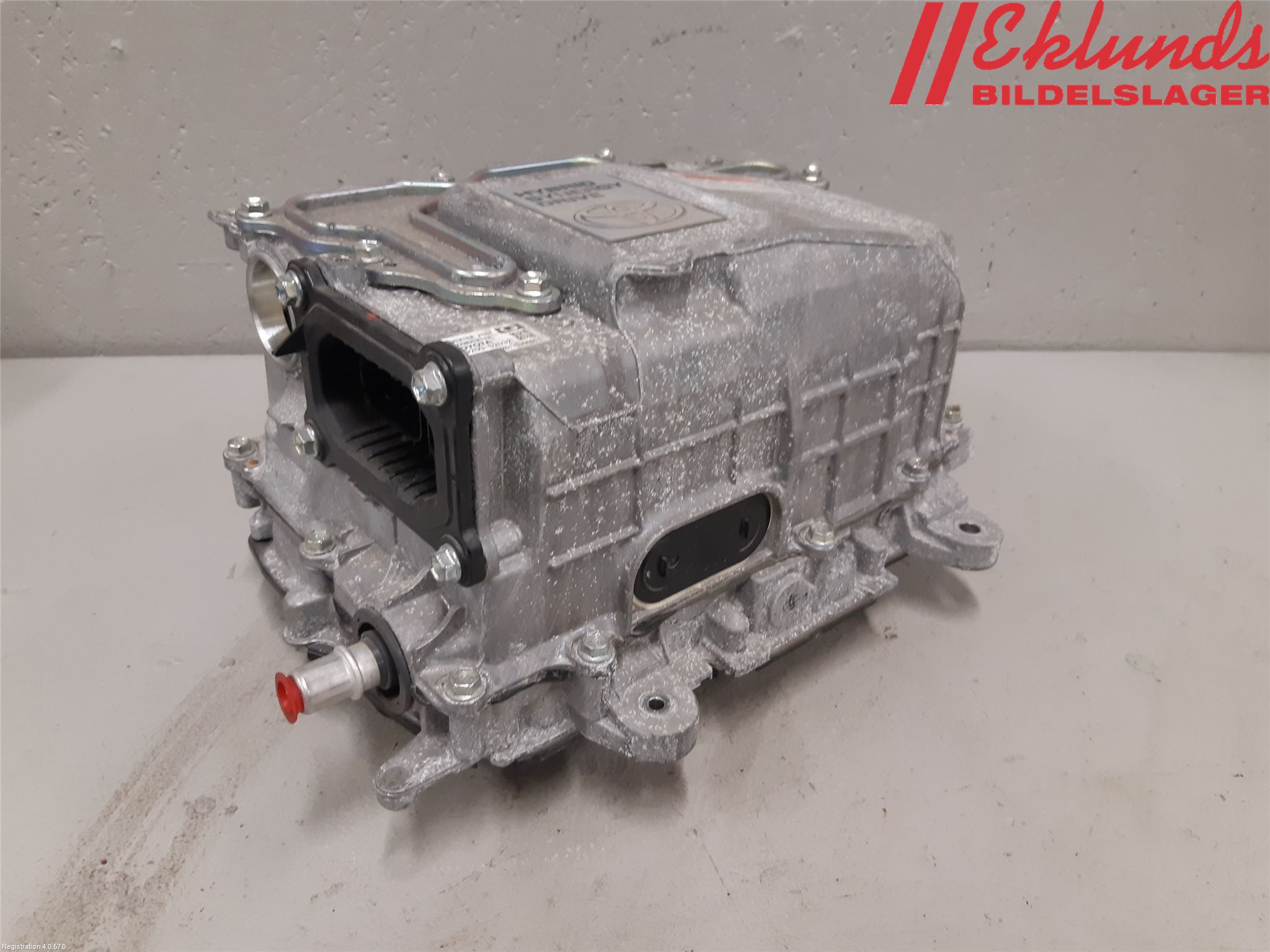 Toyota YARIS XP130 15-20 Hybridconverter