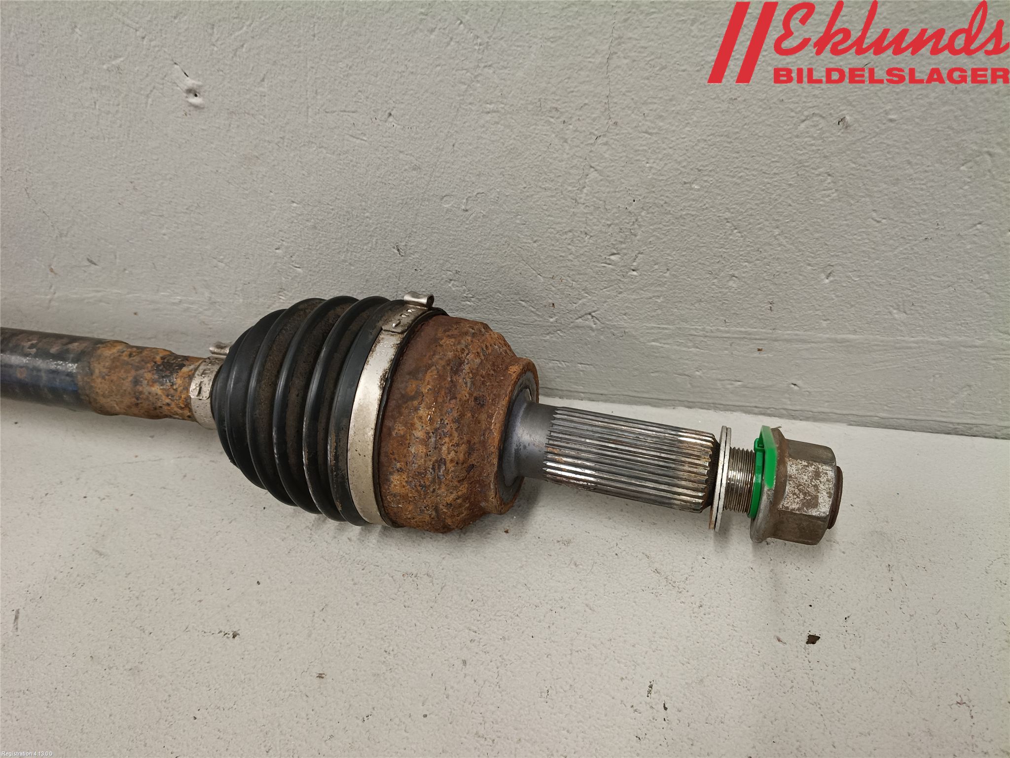 Tesla MODEL S 13- Drivaxel Bak Höger