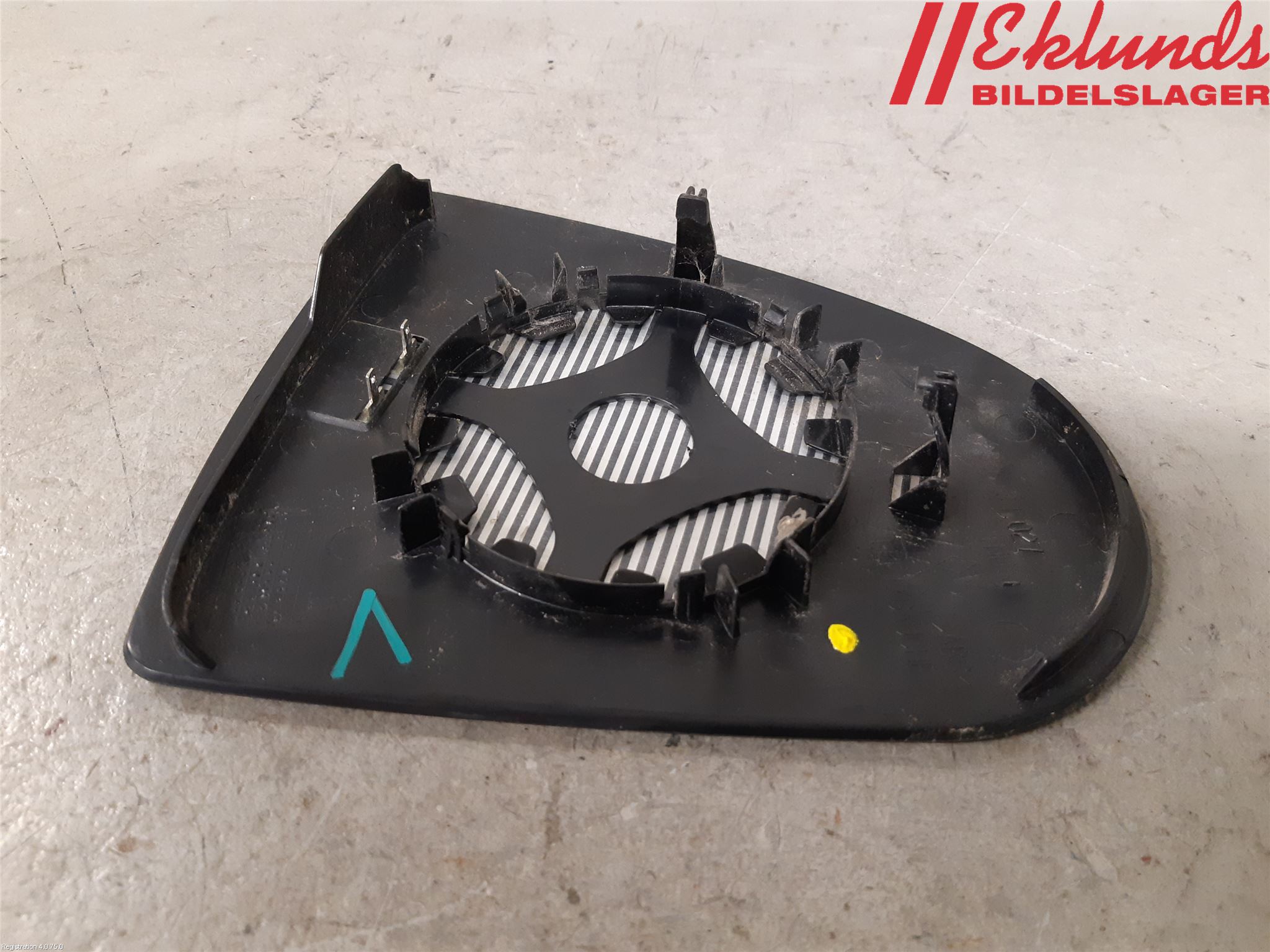 Mitsubishi COLT   04-08 Spegelglas Vä