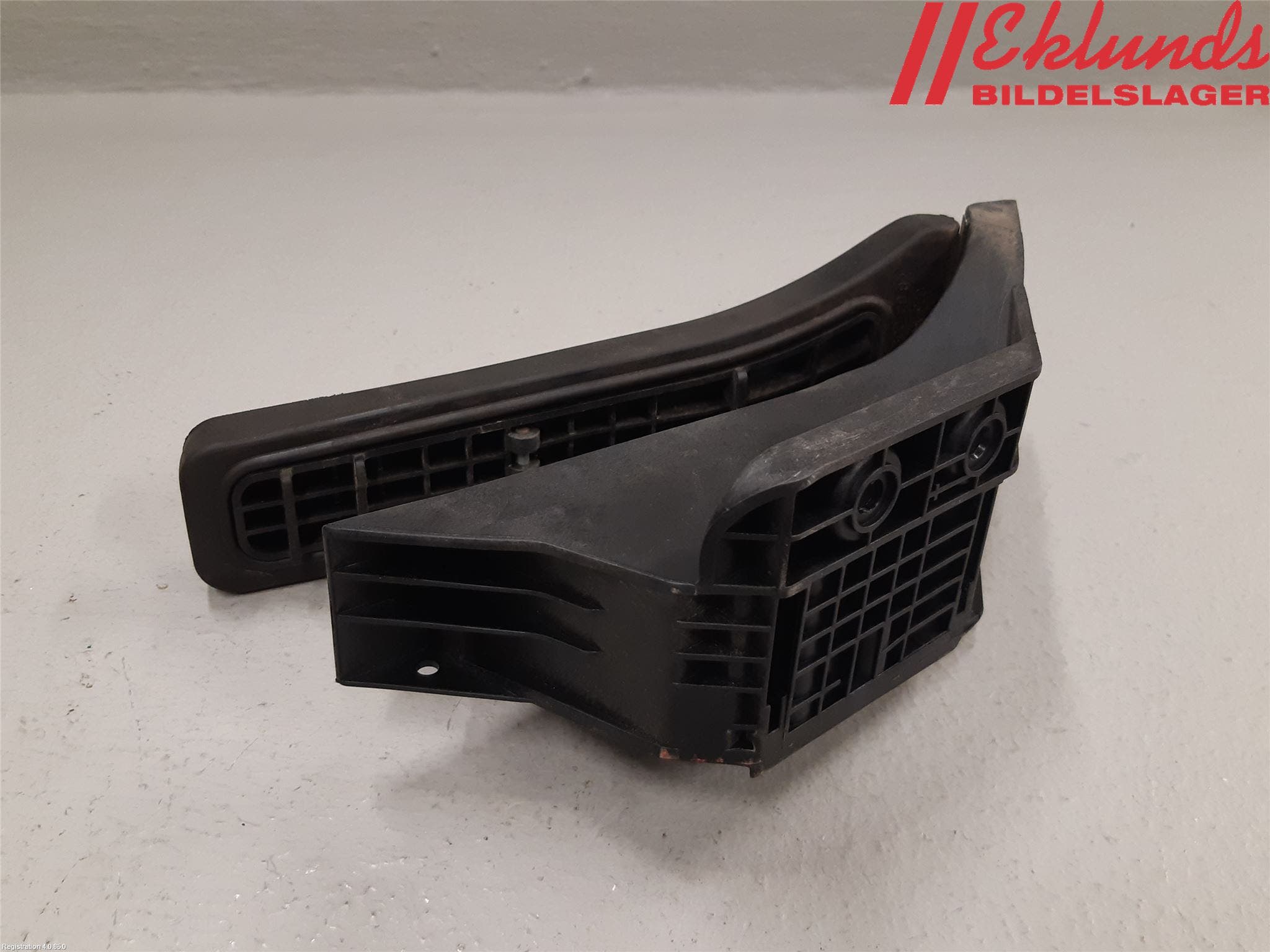 Mercedes-Benz MB E-KLASS (W212) 09-16 Gaspedal