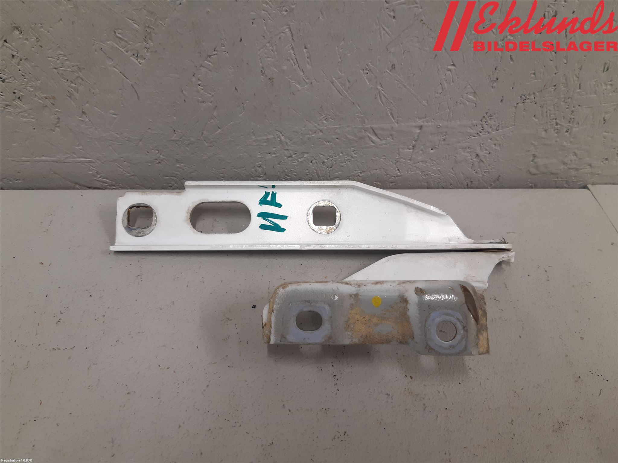 Audi A5 07-16 Huvgångjärn