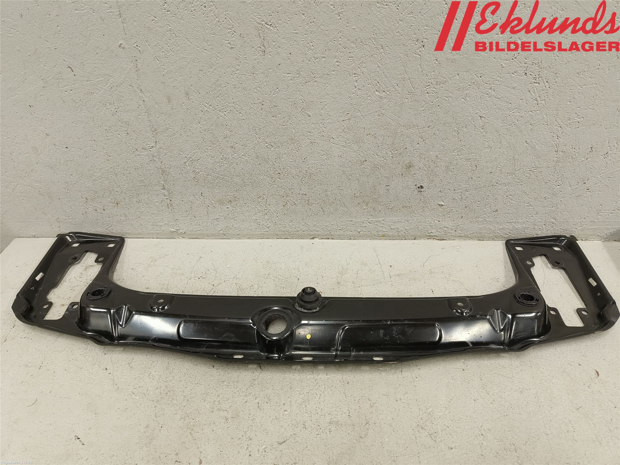 BMW 1 F20/F21 11-19 Front Huvlåsplåt-Balk