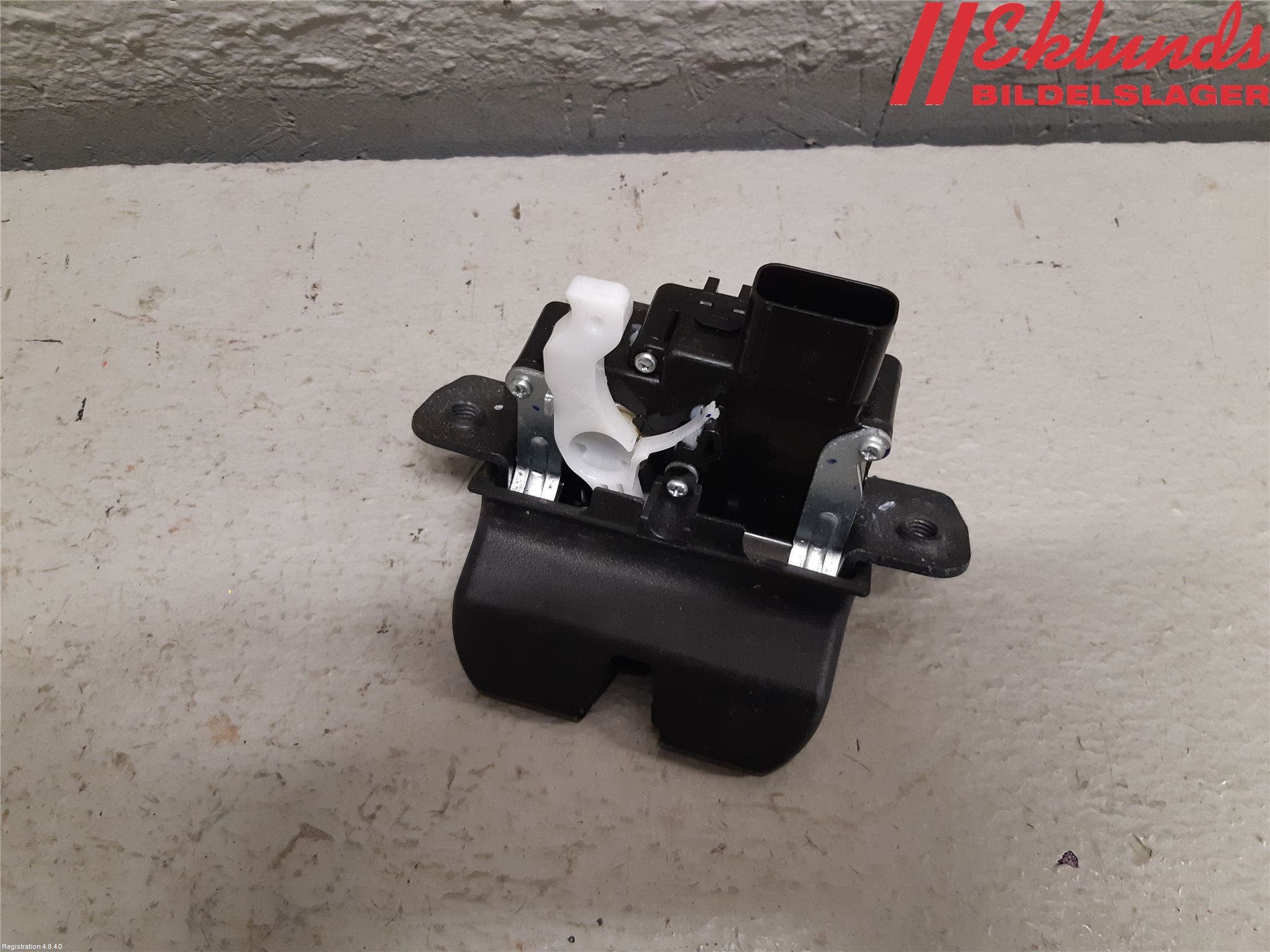 Kia SPORTAGE (QL) 16-21 Låskista Baklucka