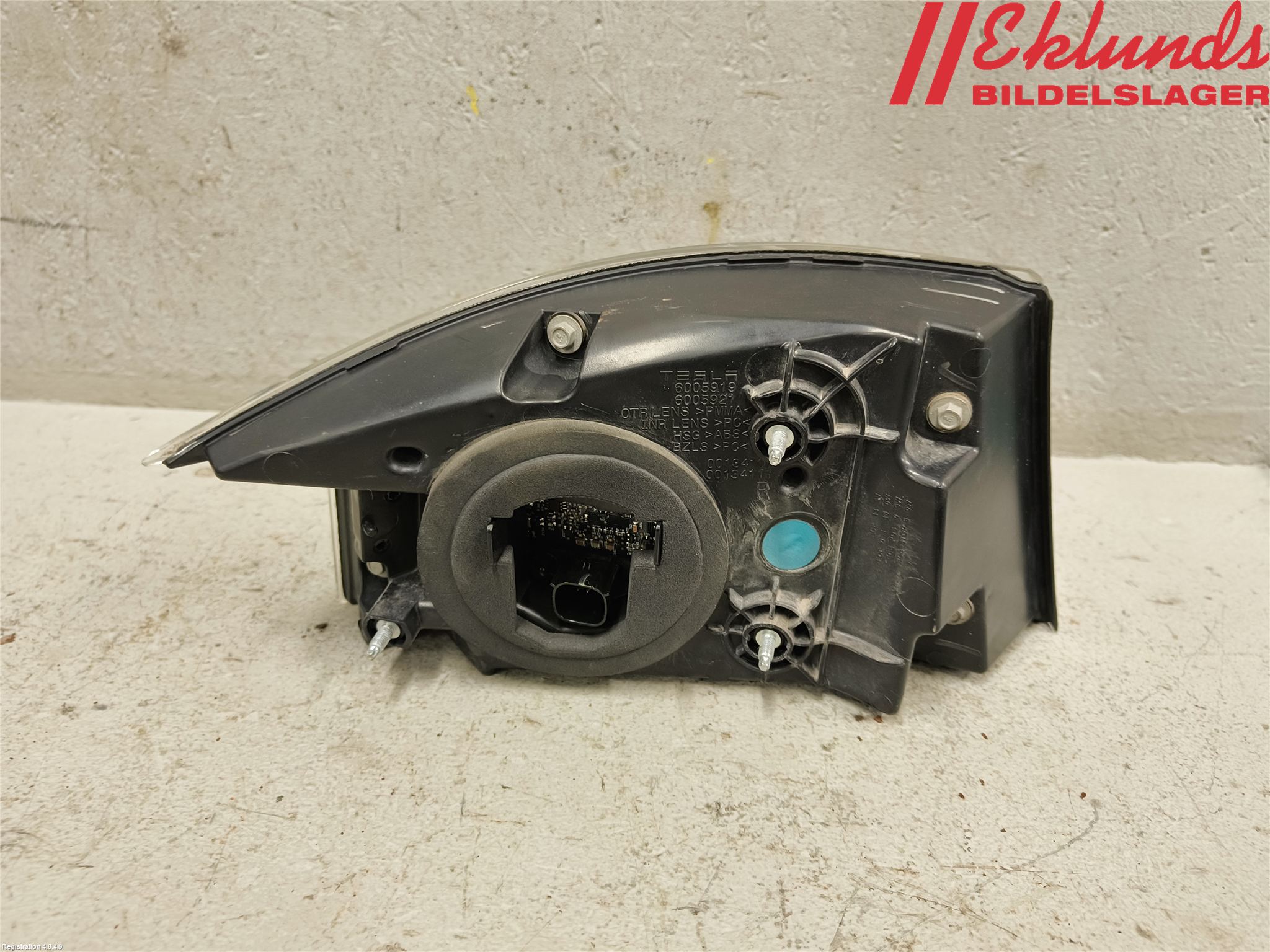 Tesla MODEL S 13- Bakljus Höger