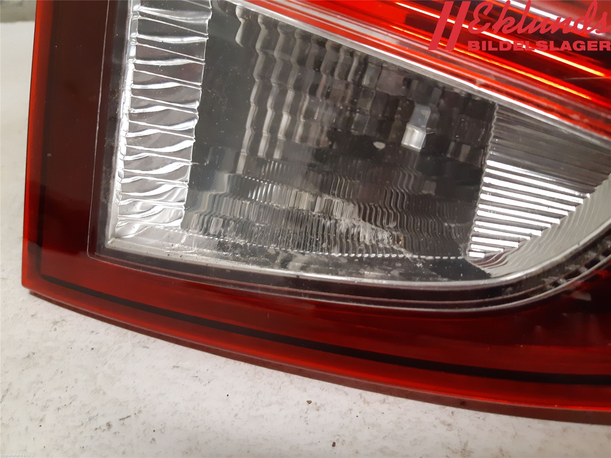 Mazda 2 (DJ) 15-22 Bakljus Lucka Vä