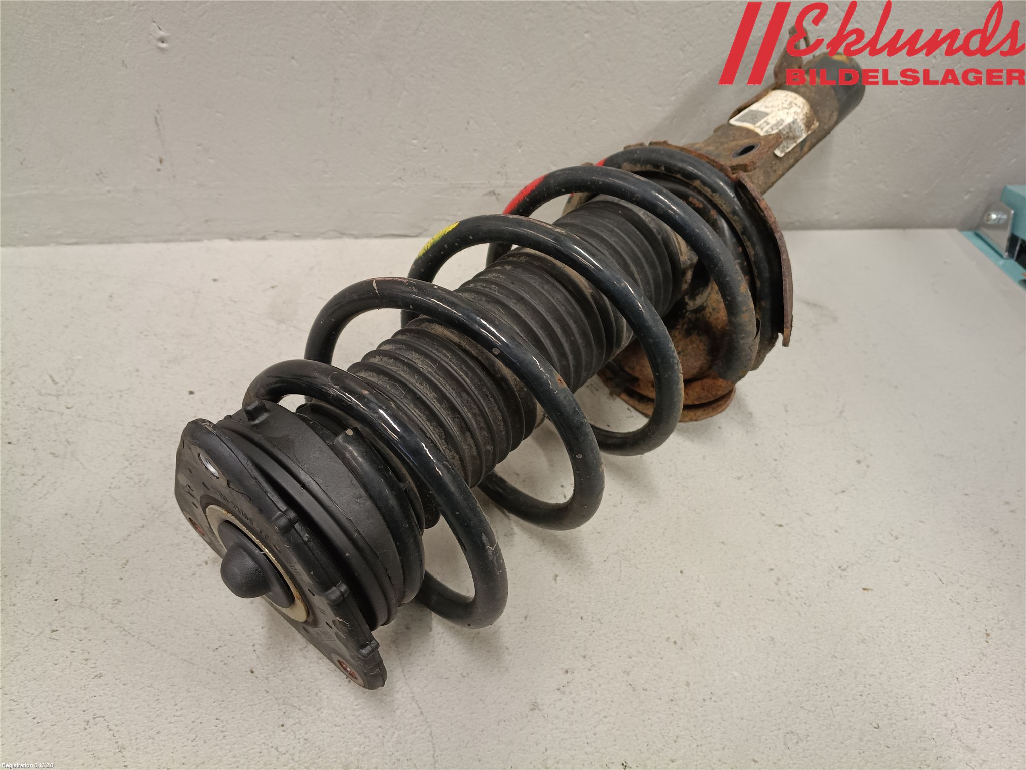 Volvo C70 06-10 Fjäderben Fram Vänster