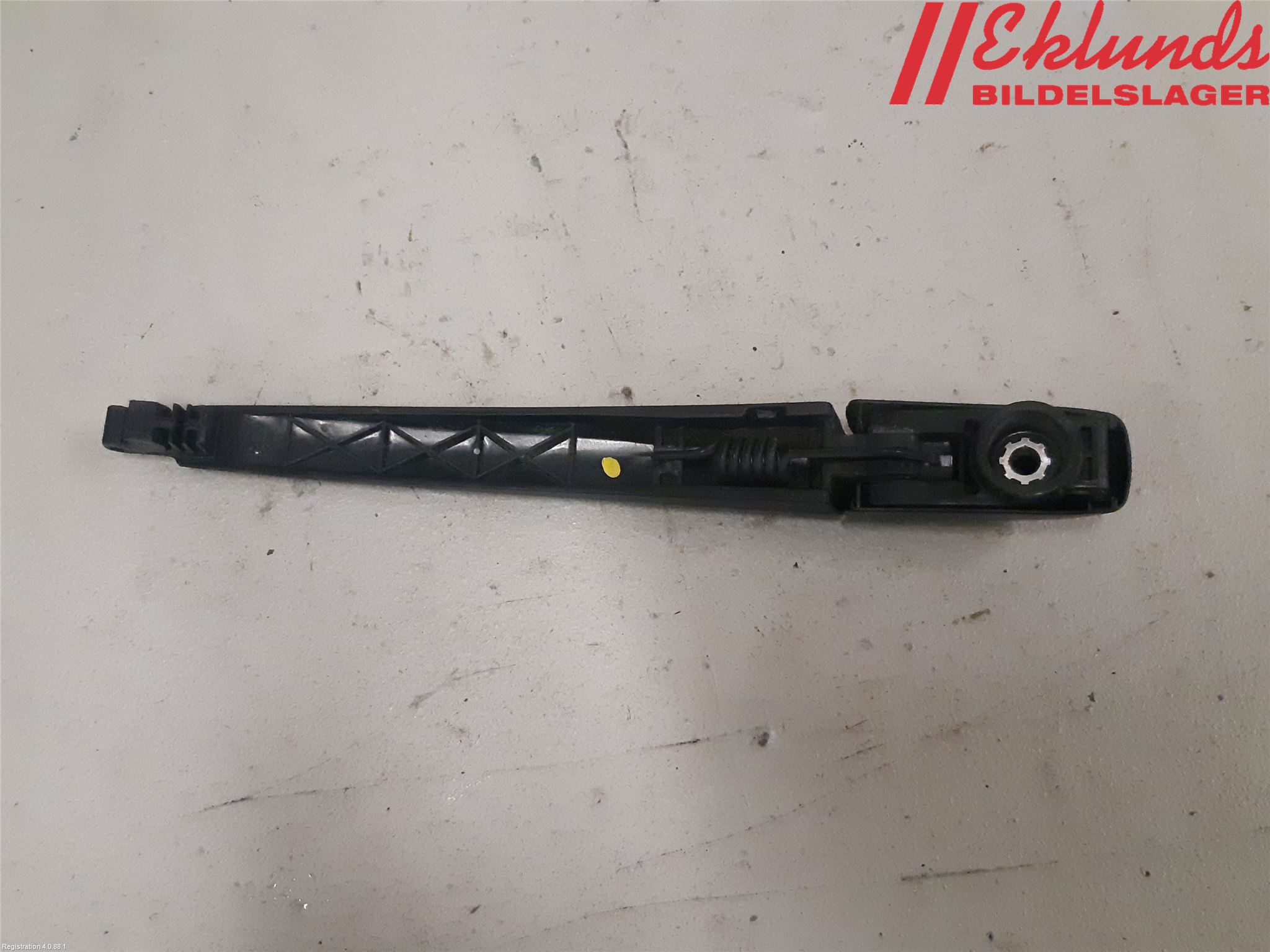 Toyota YARIS XP130 15-20 Torkararm-Bakruta