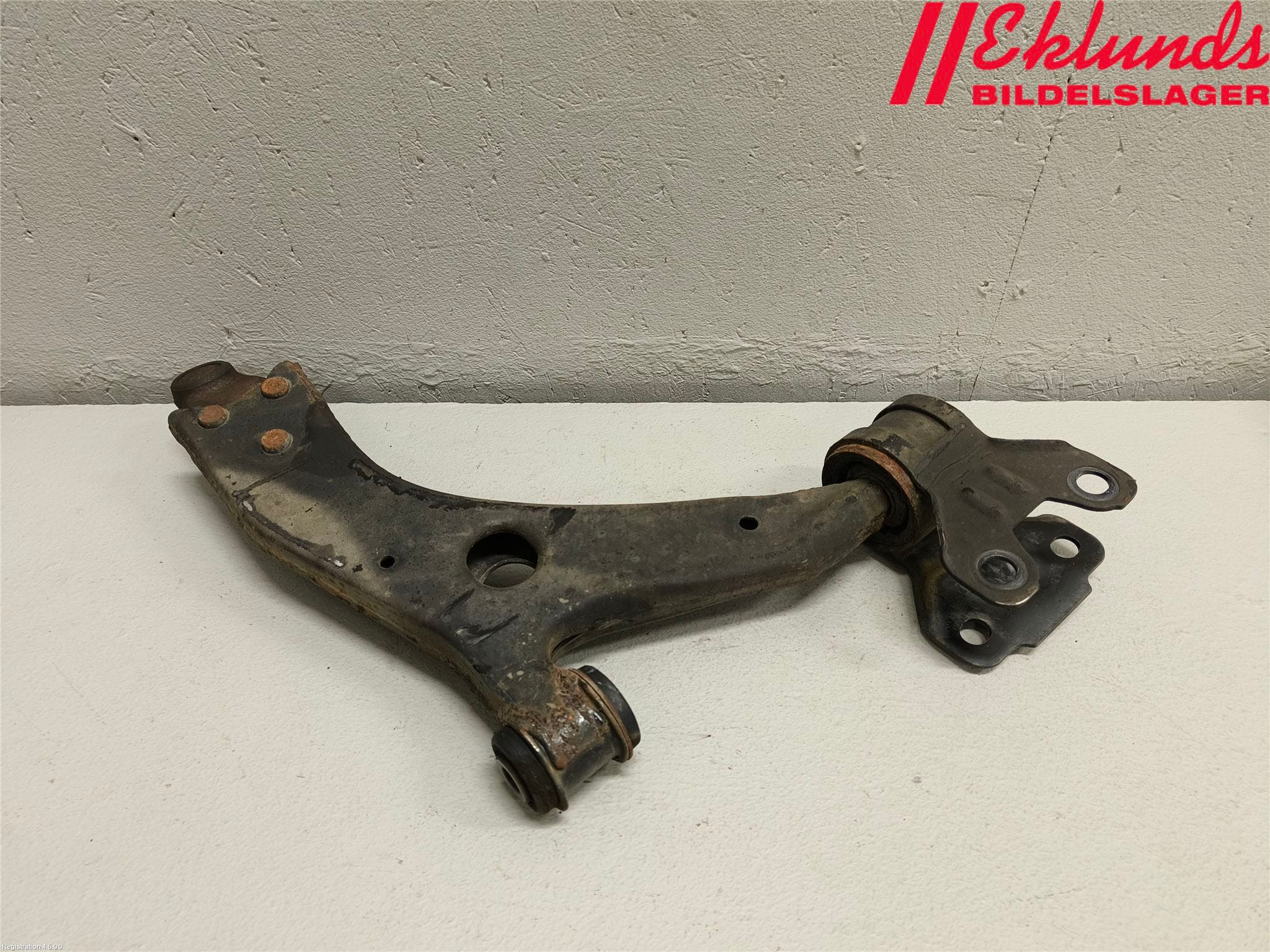 Ford FOCUS 11-14 Bärarm Fram Undre Vä