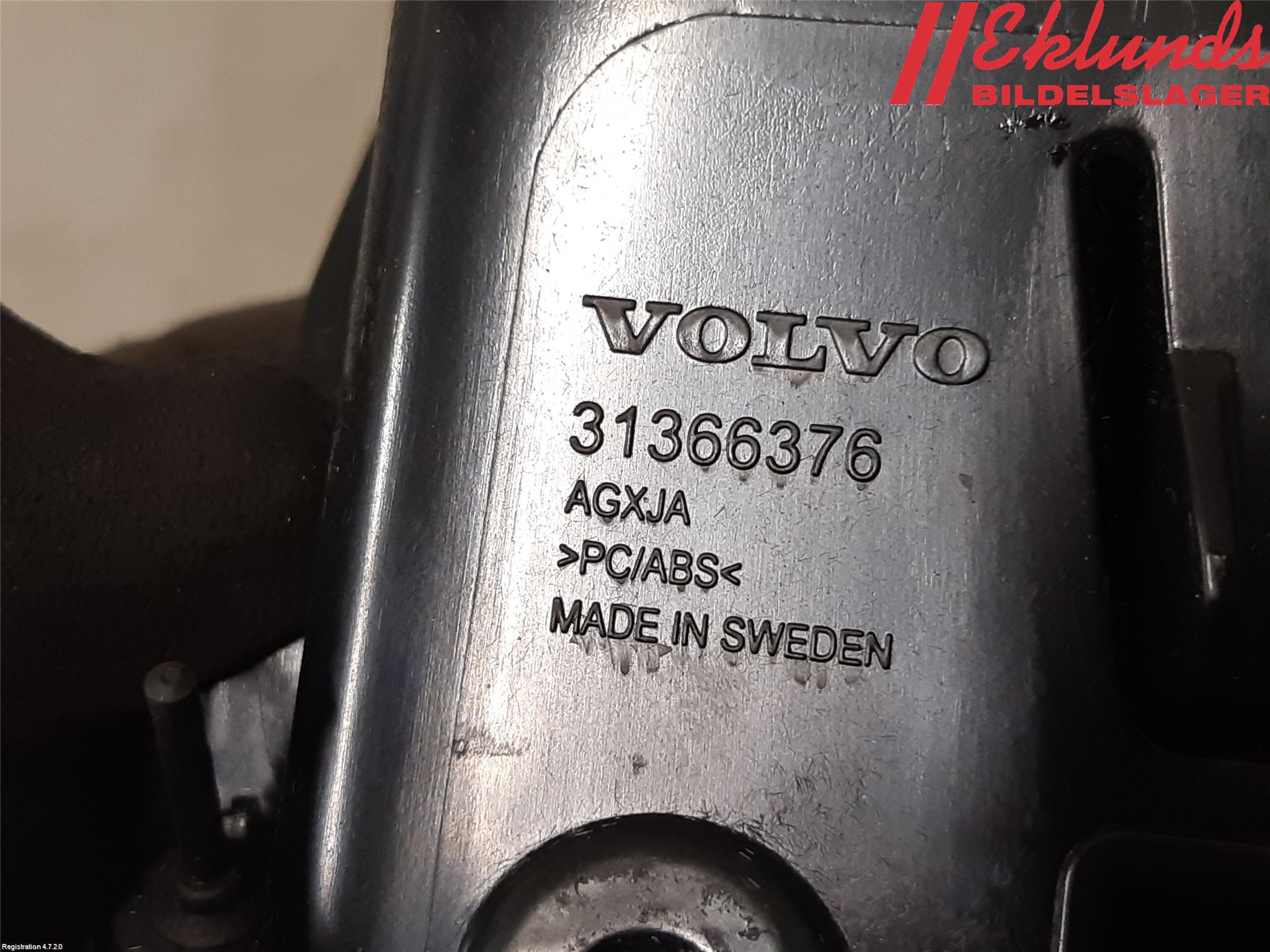 Volvo XC90/RECHARGE 16- Instrumentbräda Förvaringsfack