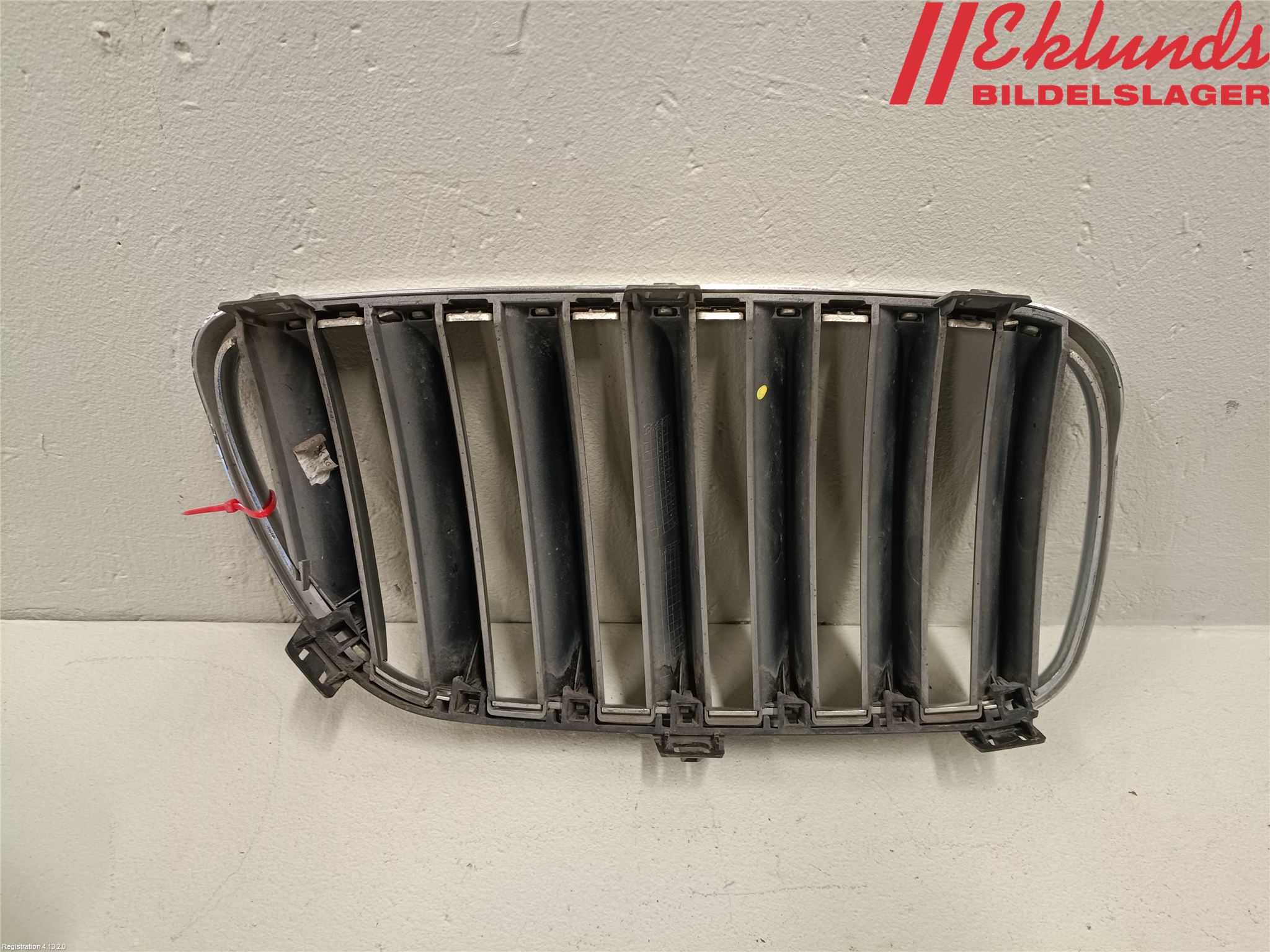 BMW X3 E83     03-10 Grilldel Vänster