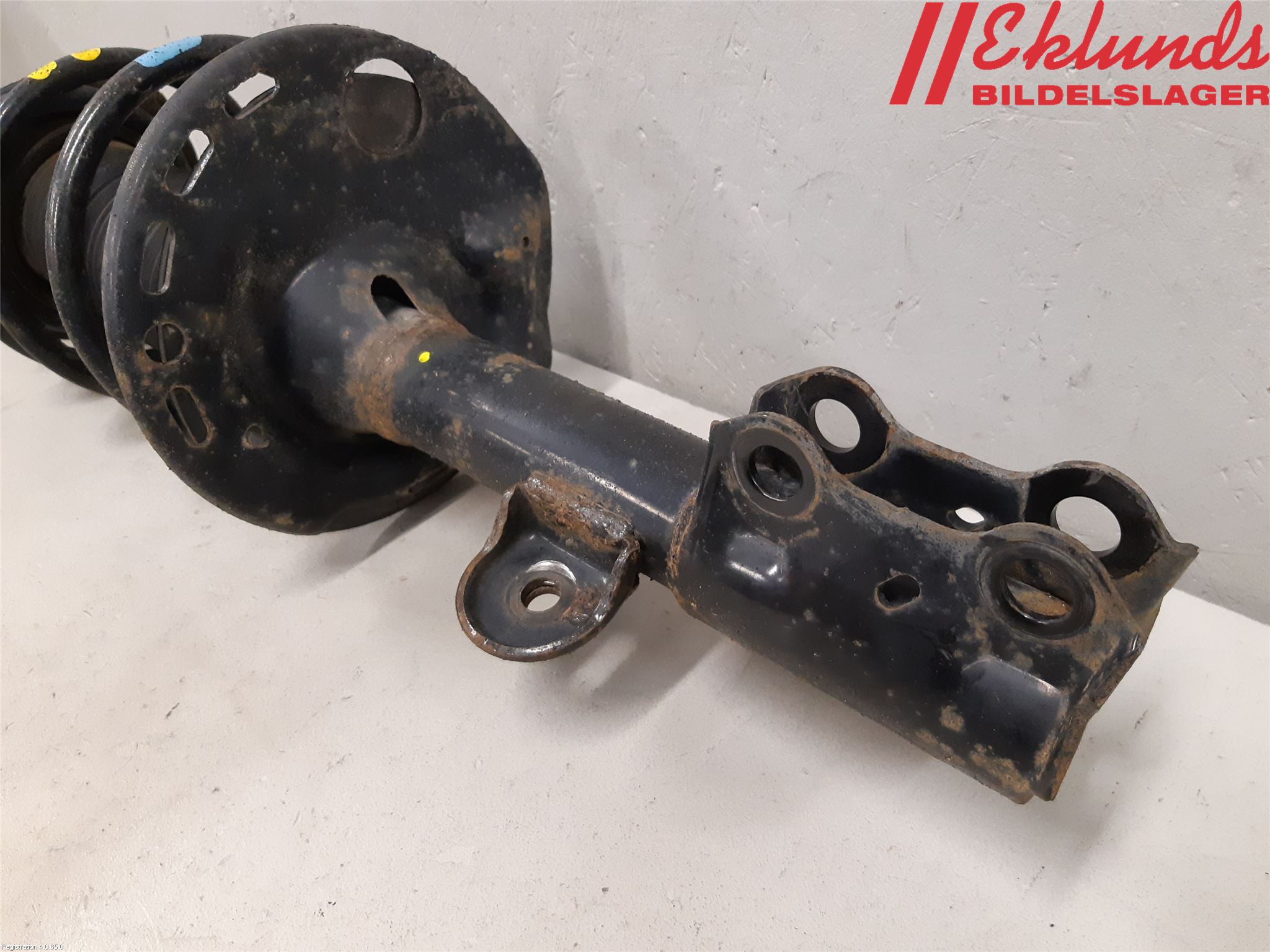 Toyota RAV4 13-18 Fjäderben Fram Vänster