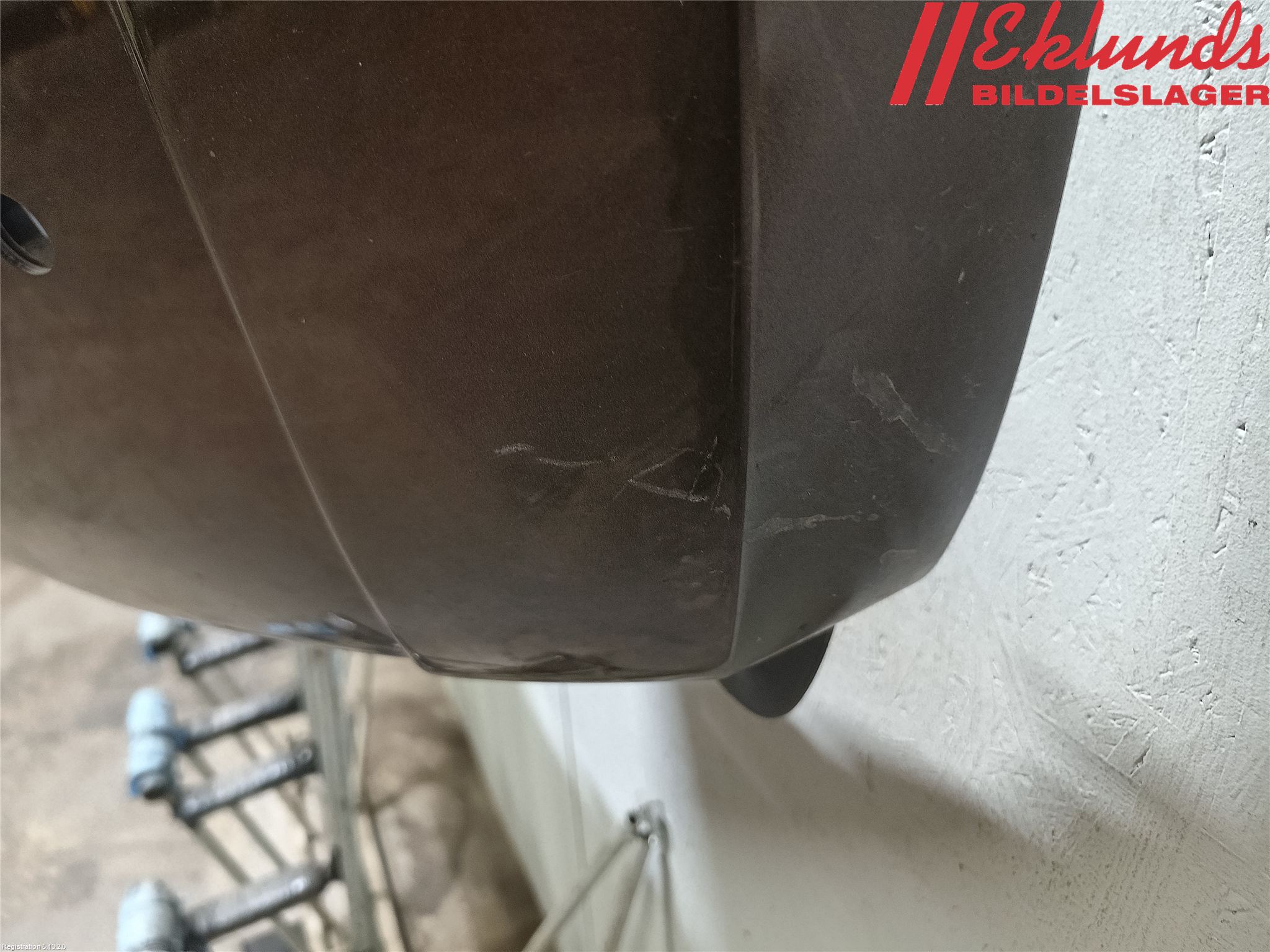 Volkswagen VW AMAROK 2H 10-22 Stötfångarbeklädnad Fram