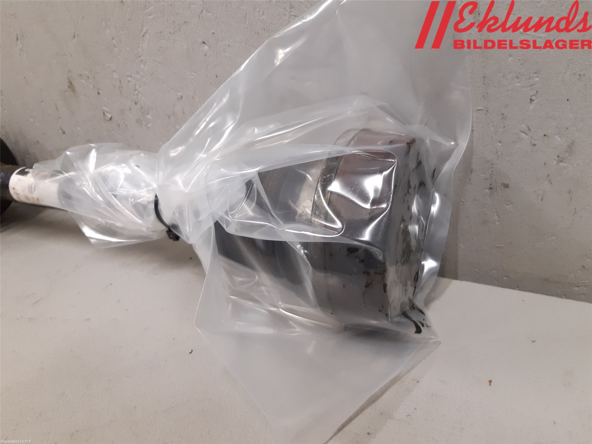 Volkswagen VW POLO 10-17 Drivaxel Fram Vänster