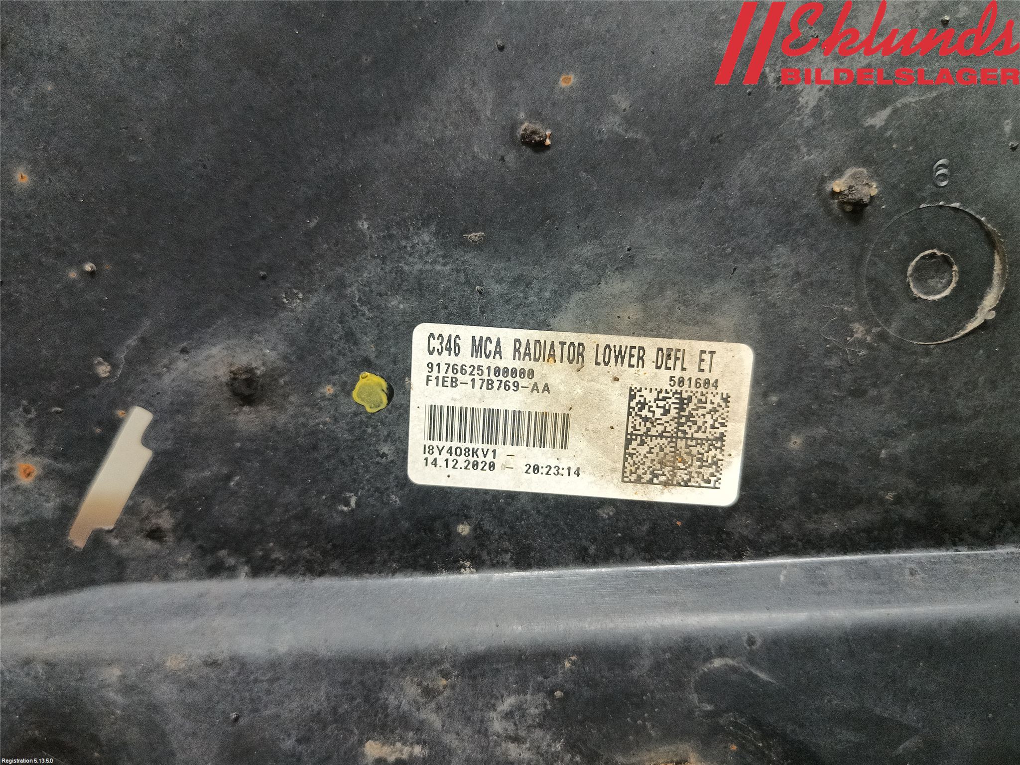 Ford FOCUS 15-18 Hasplåt Plåt-Plast
