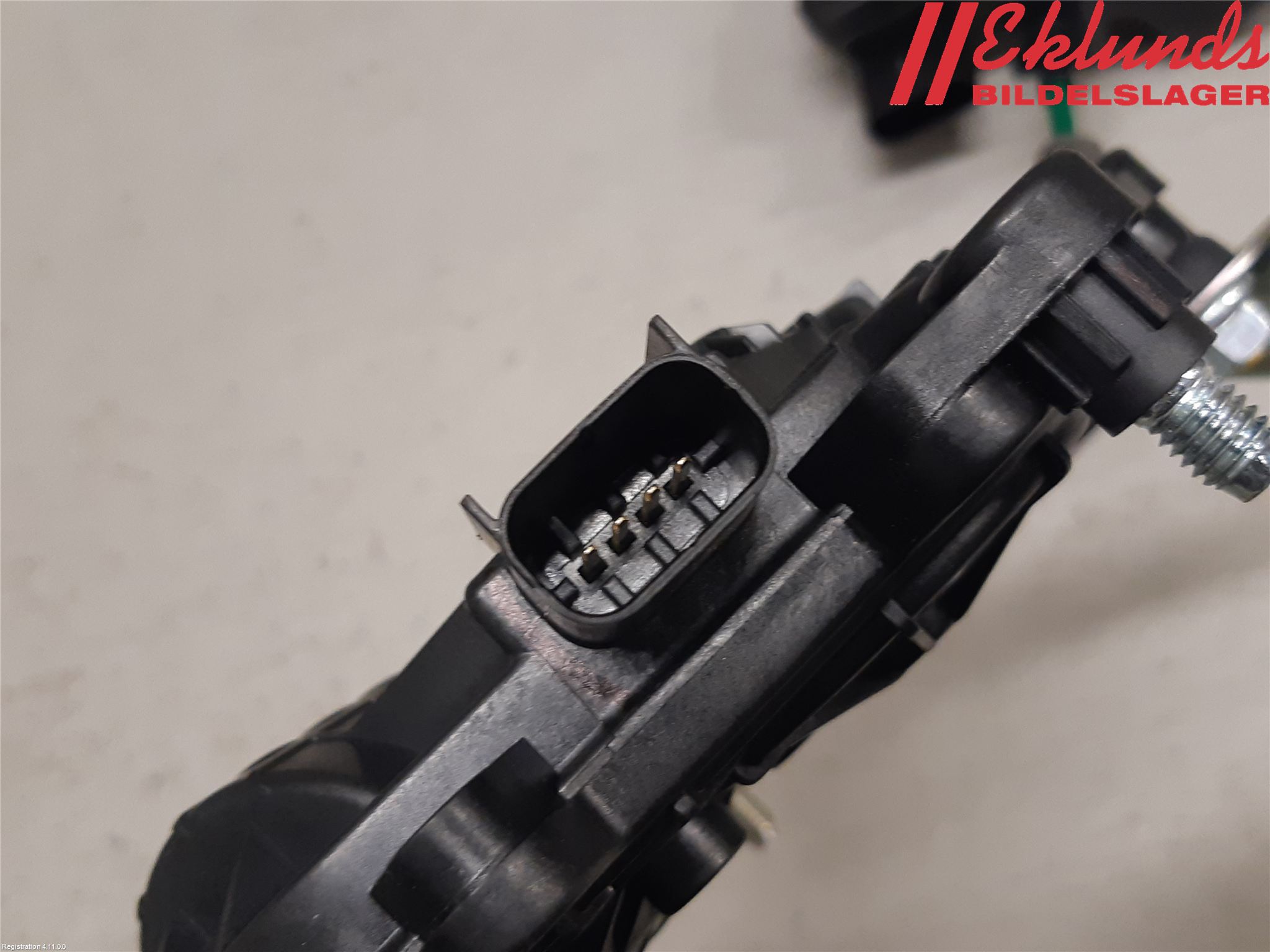 Kia SPORTAGE (QL) 16-21 Låskista Baklucka