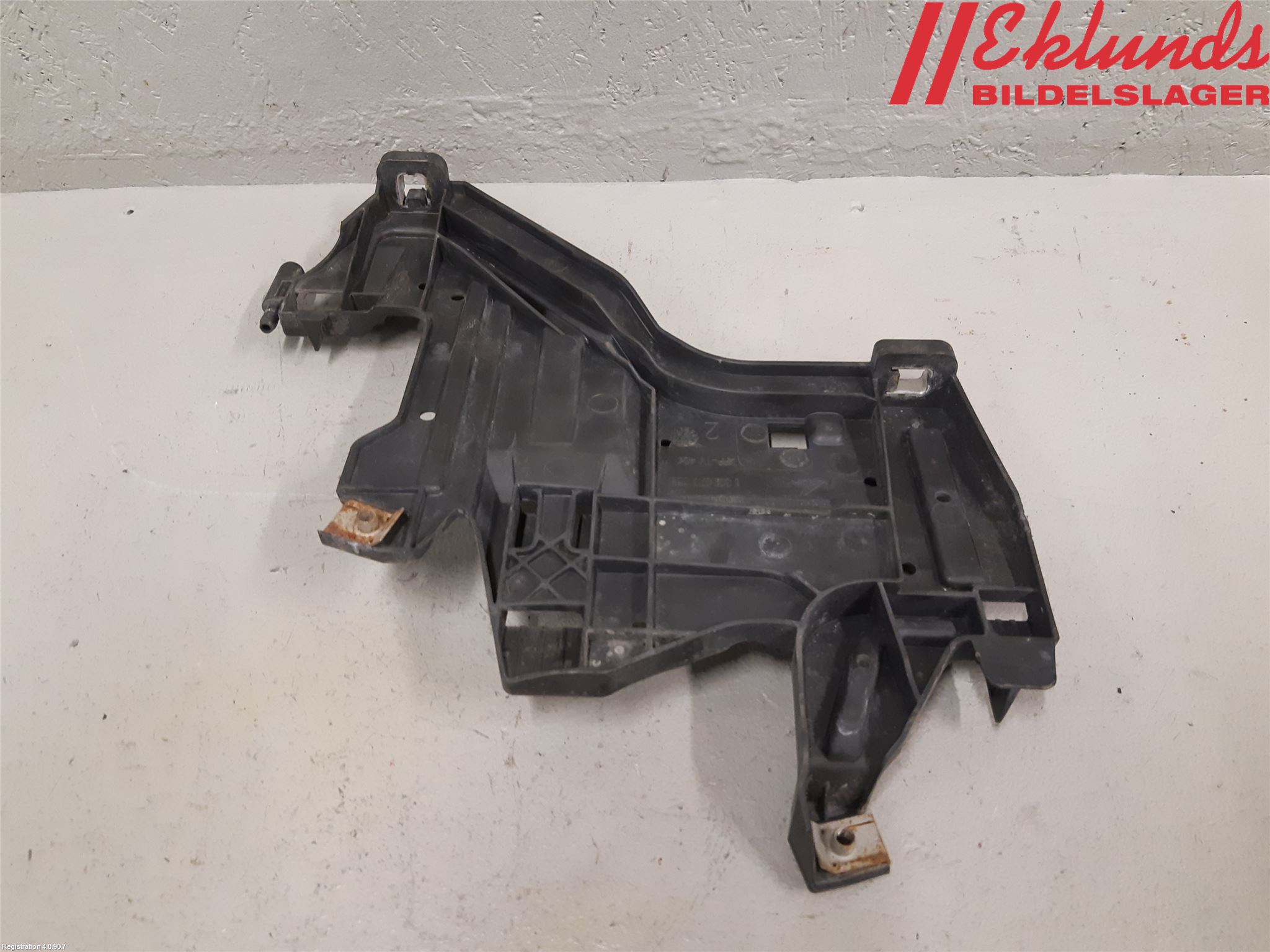 Audi A4/S4 08-11 Strålkast Fästsarg