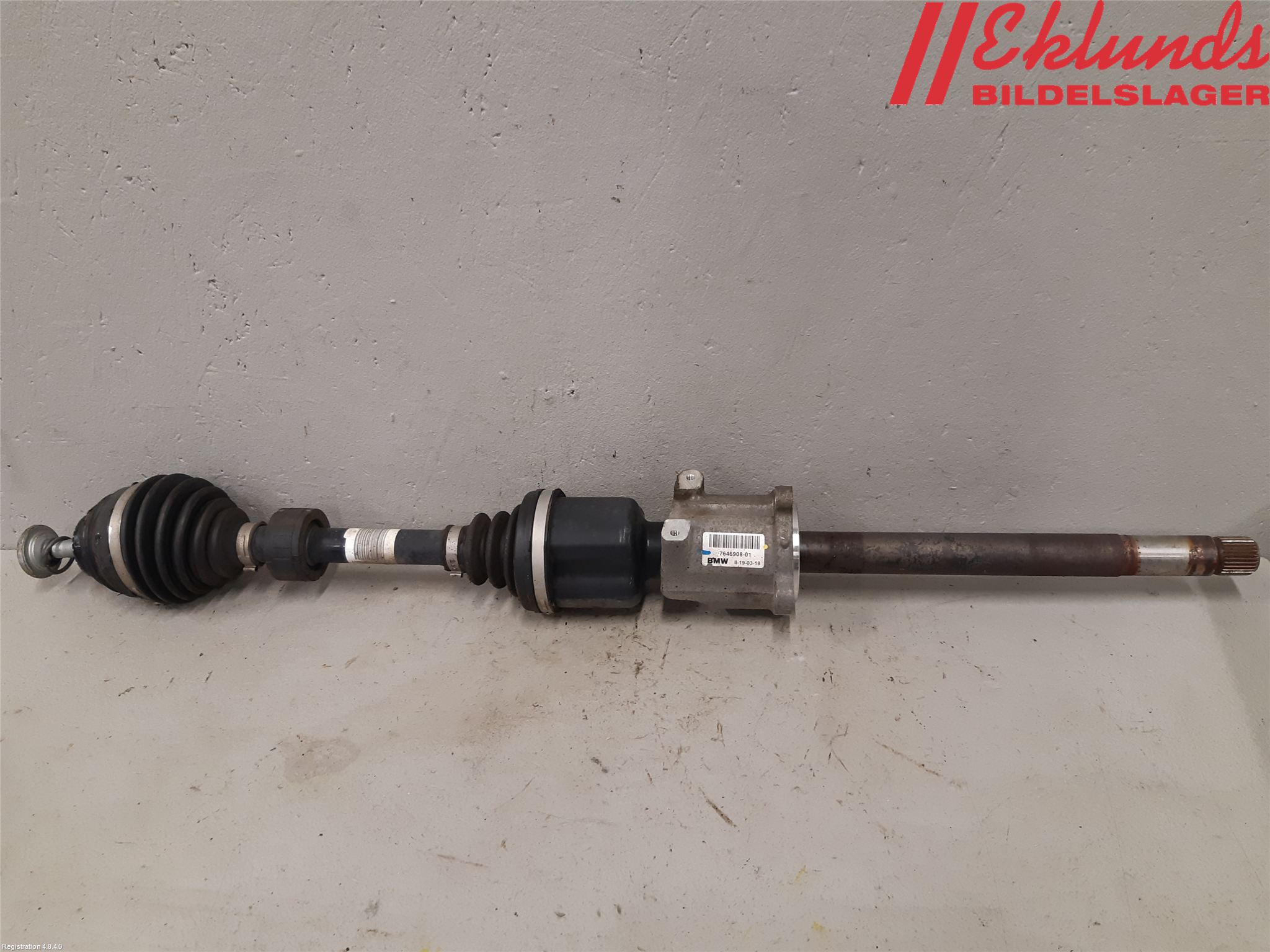 BMW X1 F48 15-22 Drivaxel Fram Höger