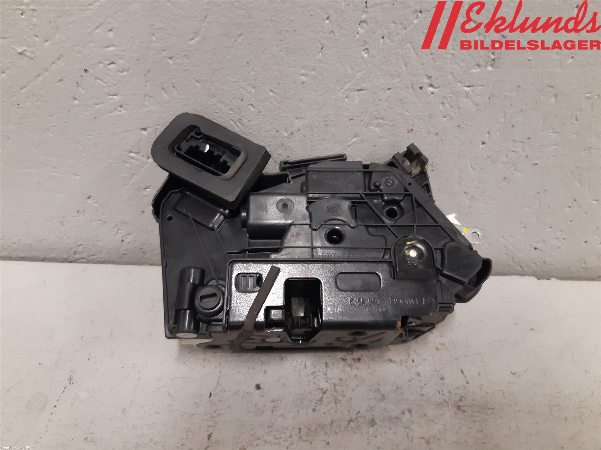 Volkswagen VW PASSAT 15-19 Låskista-Dörrlås