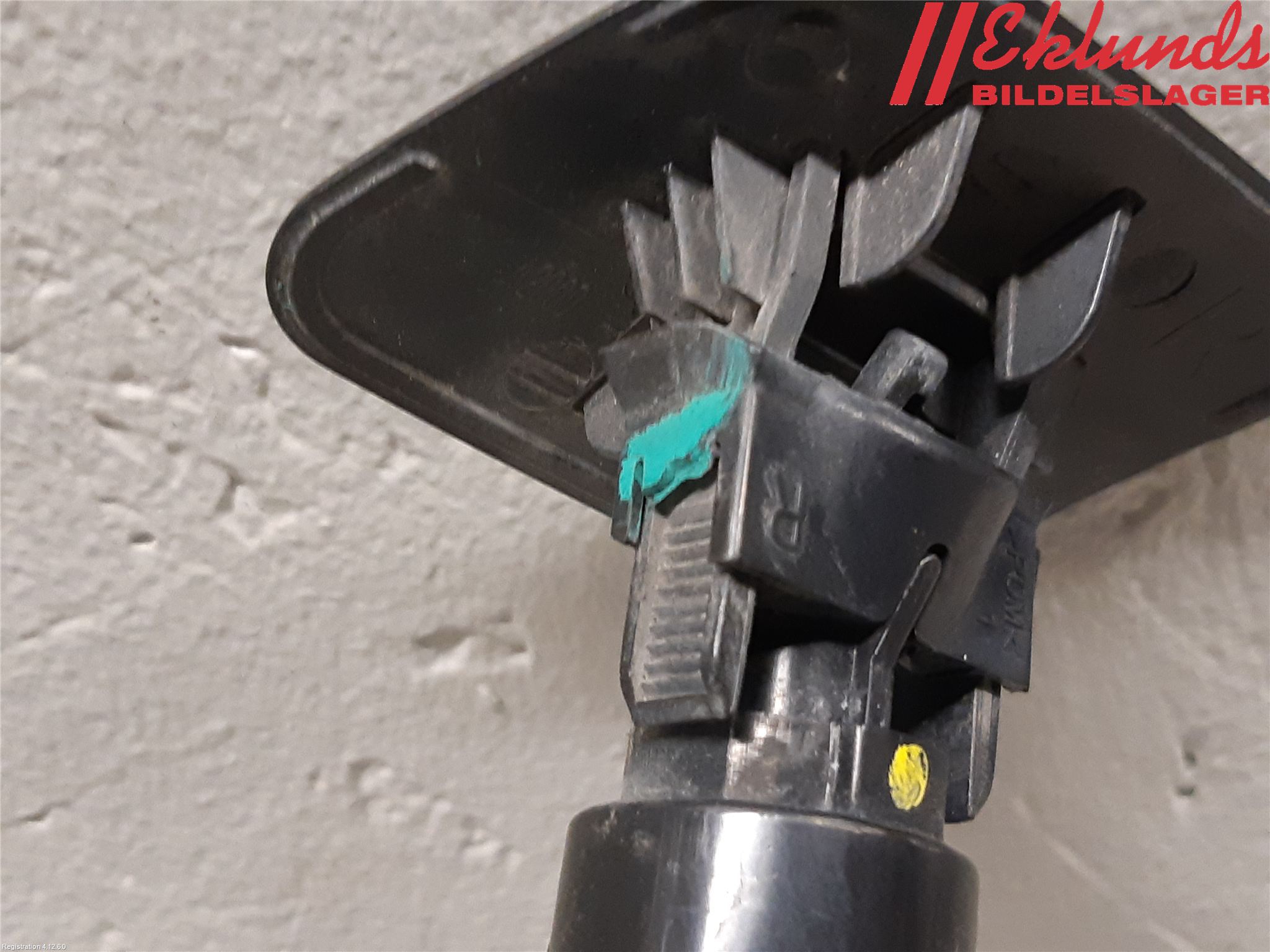 Kia CEED 12-18 Spolarmunstycke Strålkastare