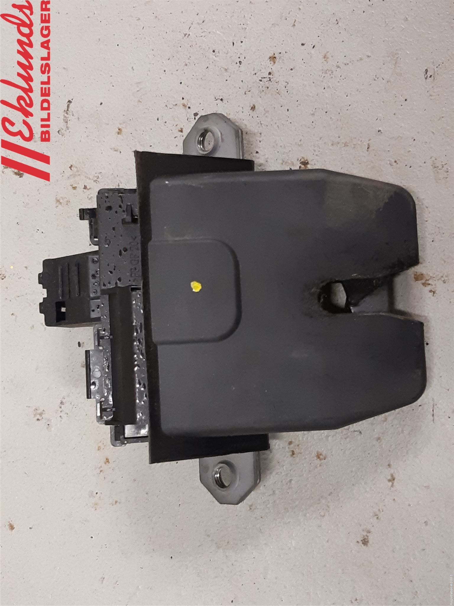 Ford FOCUS 11-14 Låskista Baklucka