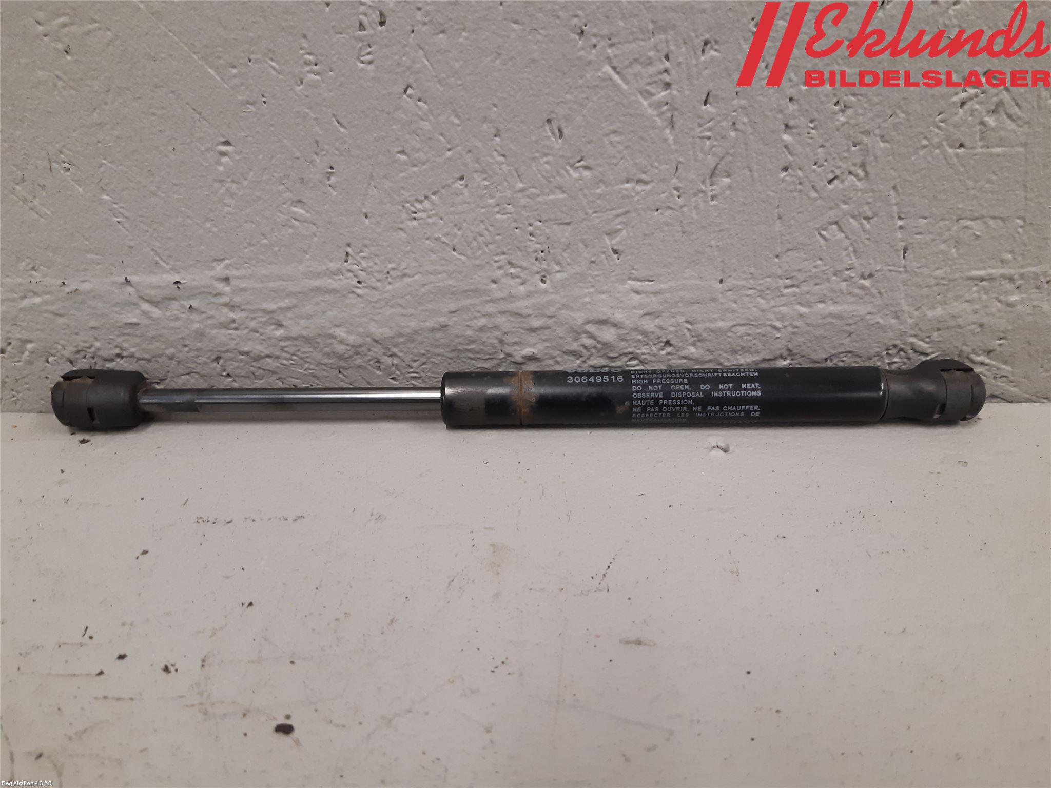 Volvo V70 14-16 Gasfjäder Motorhuv