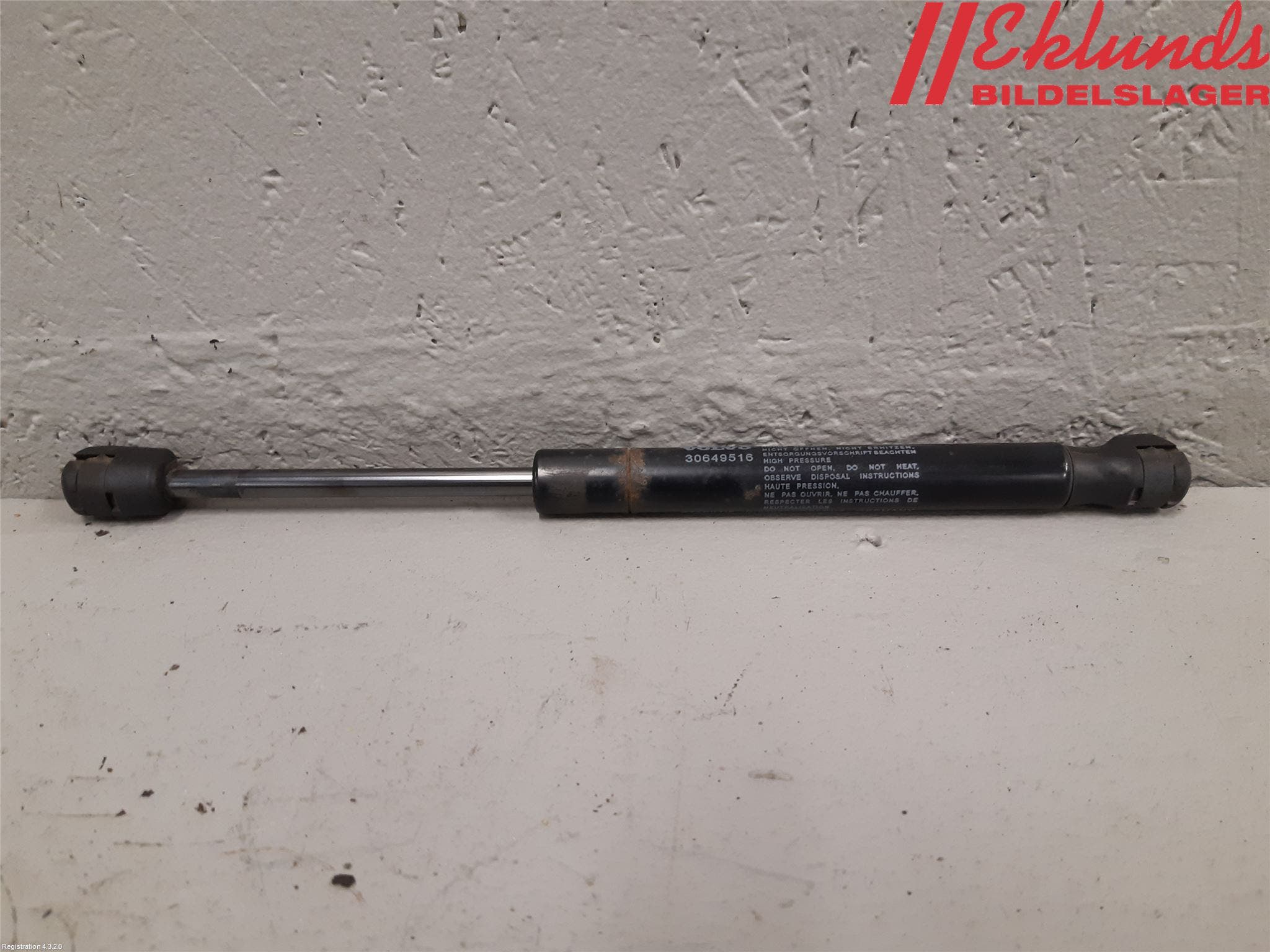 Volvo V70 14-16 Gasfjäder Motorhuv