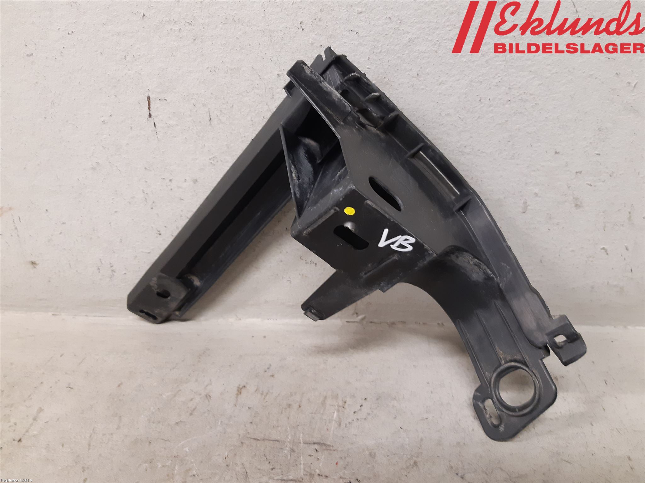 Saab 9-3 VER 2 Stötfångarfäste Bak Vä
