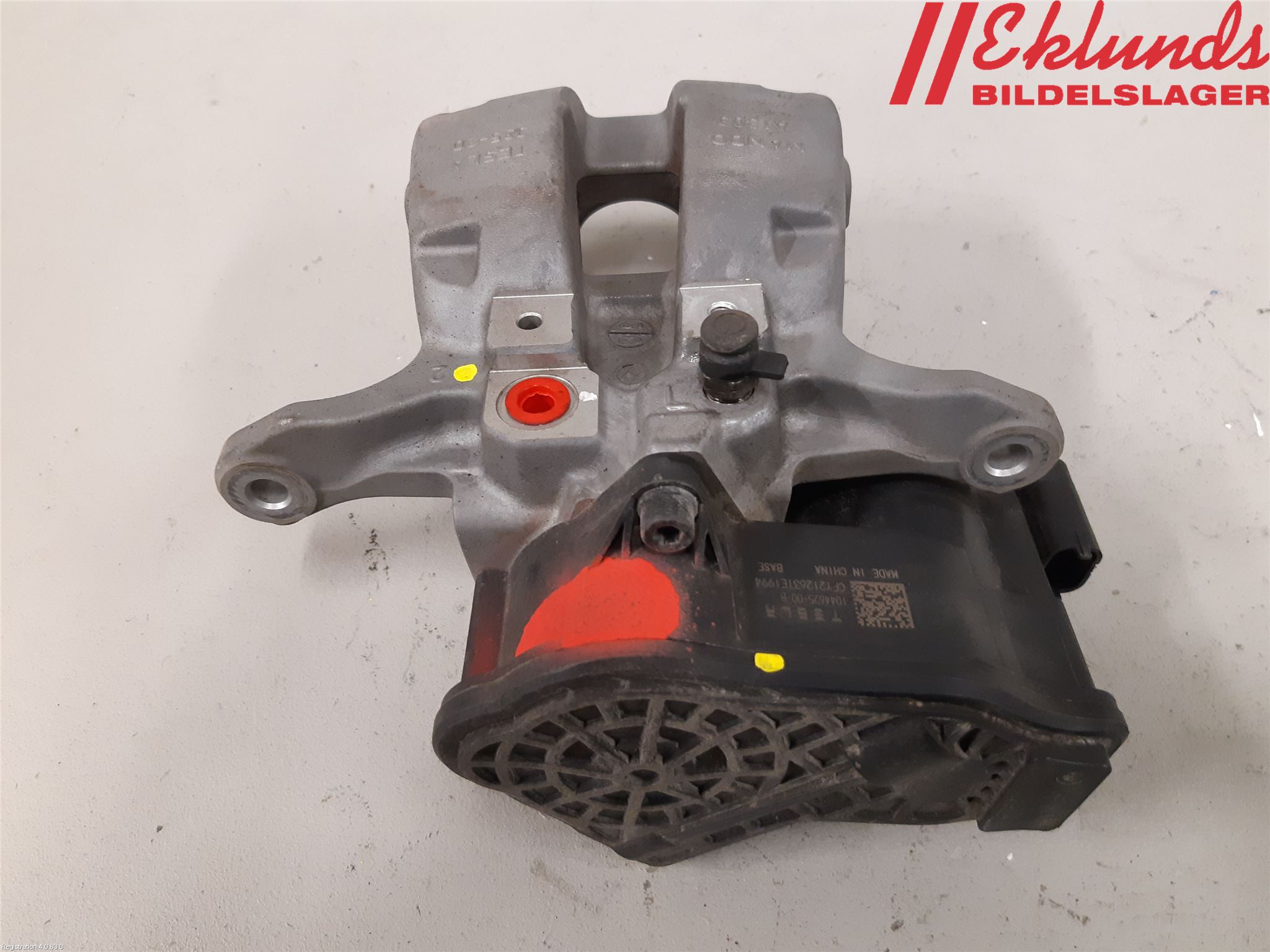 Tesla MODEL Y 21- Bromsok Bak Vänster