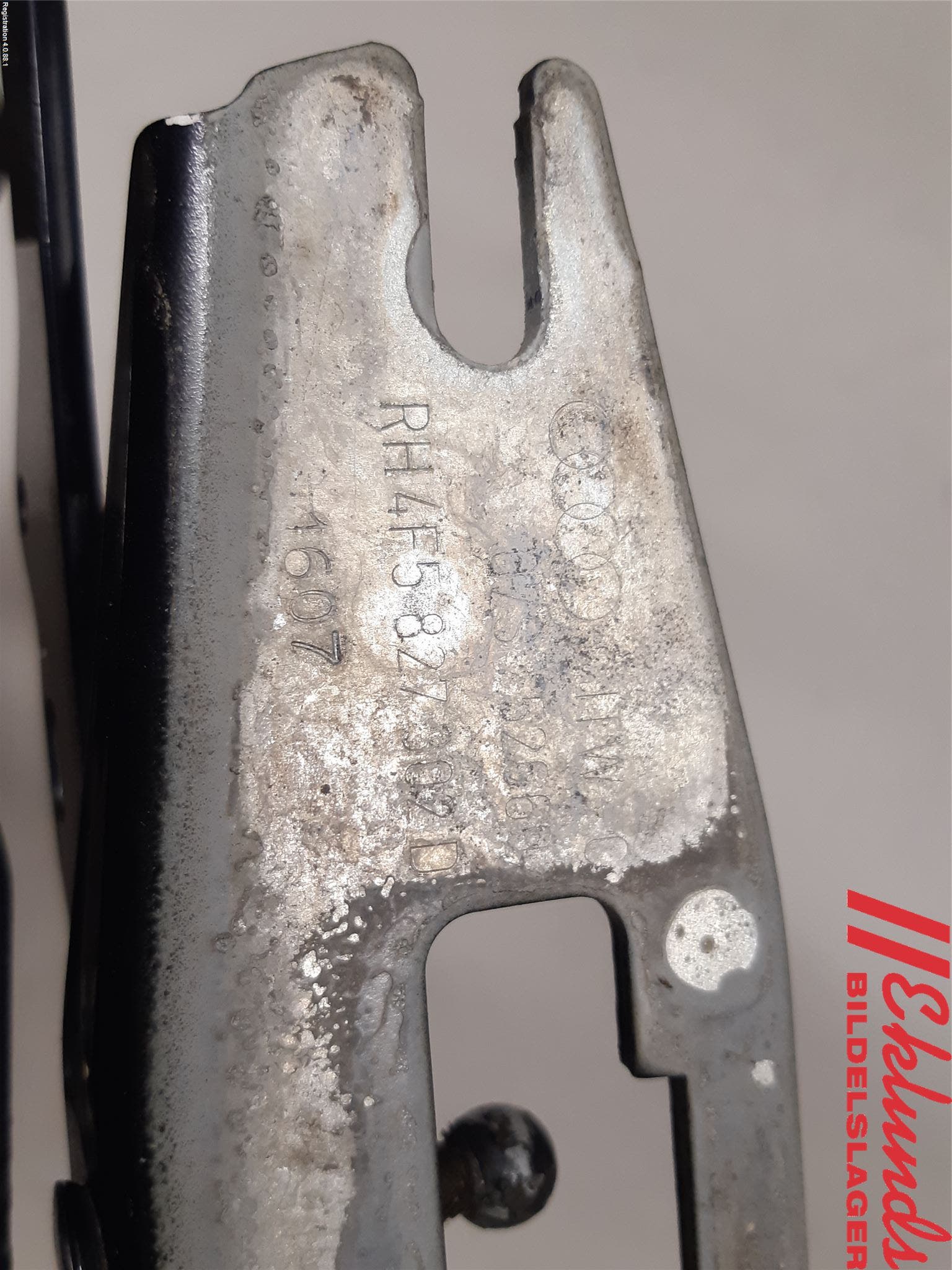 Audi A6/S6 05-11 Bakluckegångjärn Hö