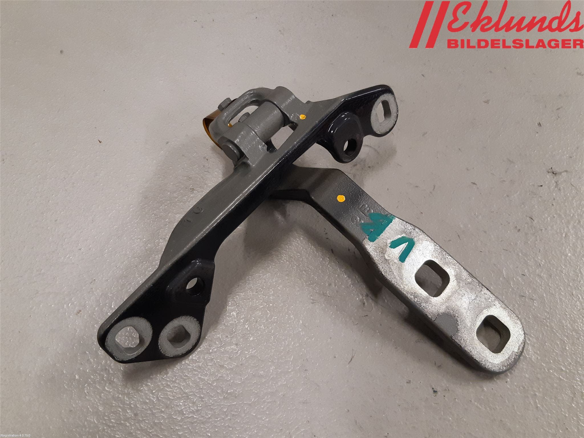 BMW X6 F16 14-19 Bakluckegångjärn Vä