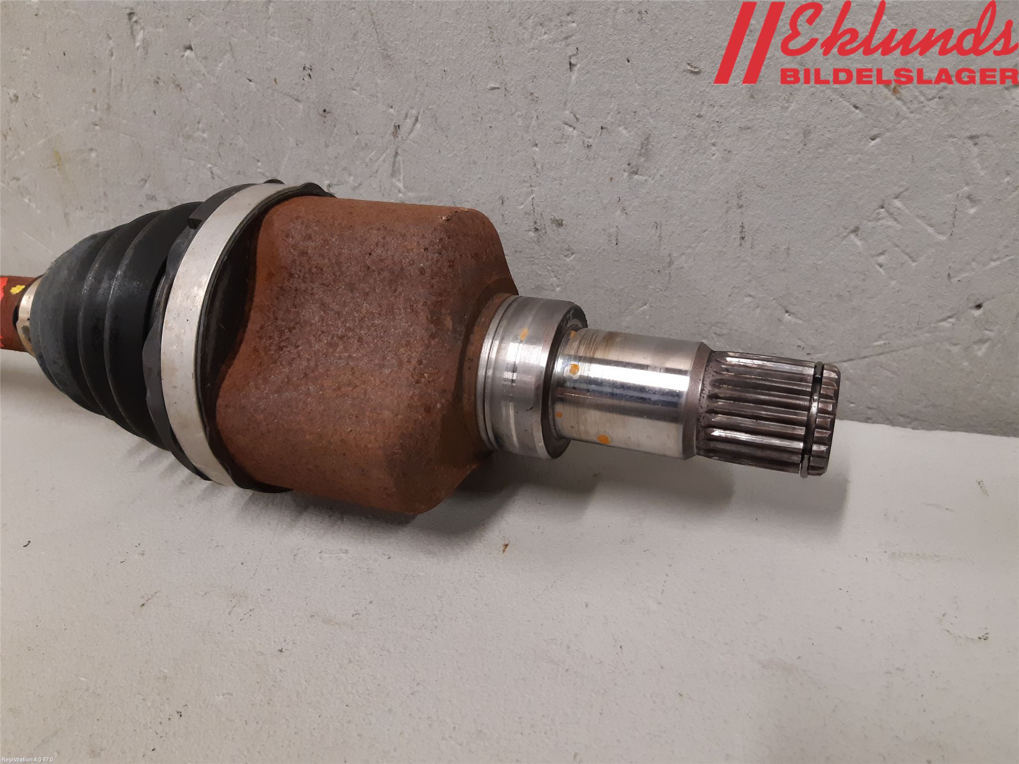 Ford FIESTA 13-17 Drivaxel Fram Vänster