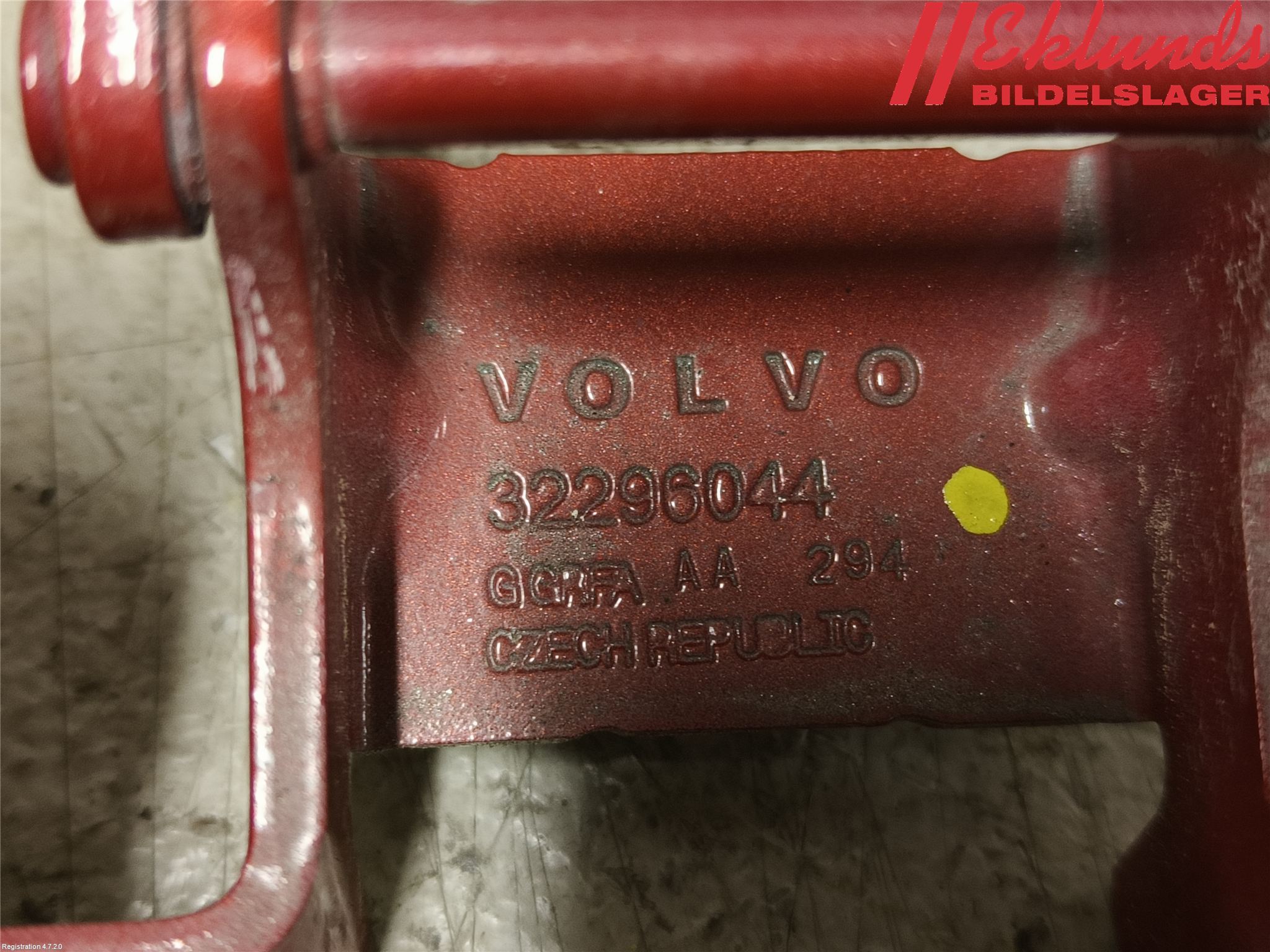 Volvo XC40/RECHARGE 18- Bakluckegångjärn Hö