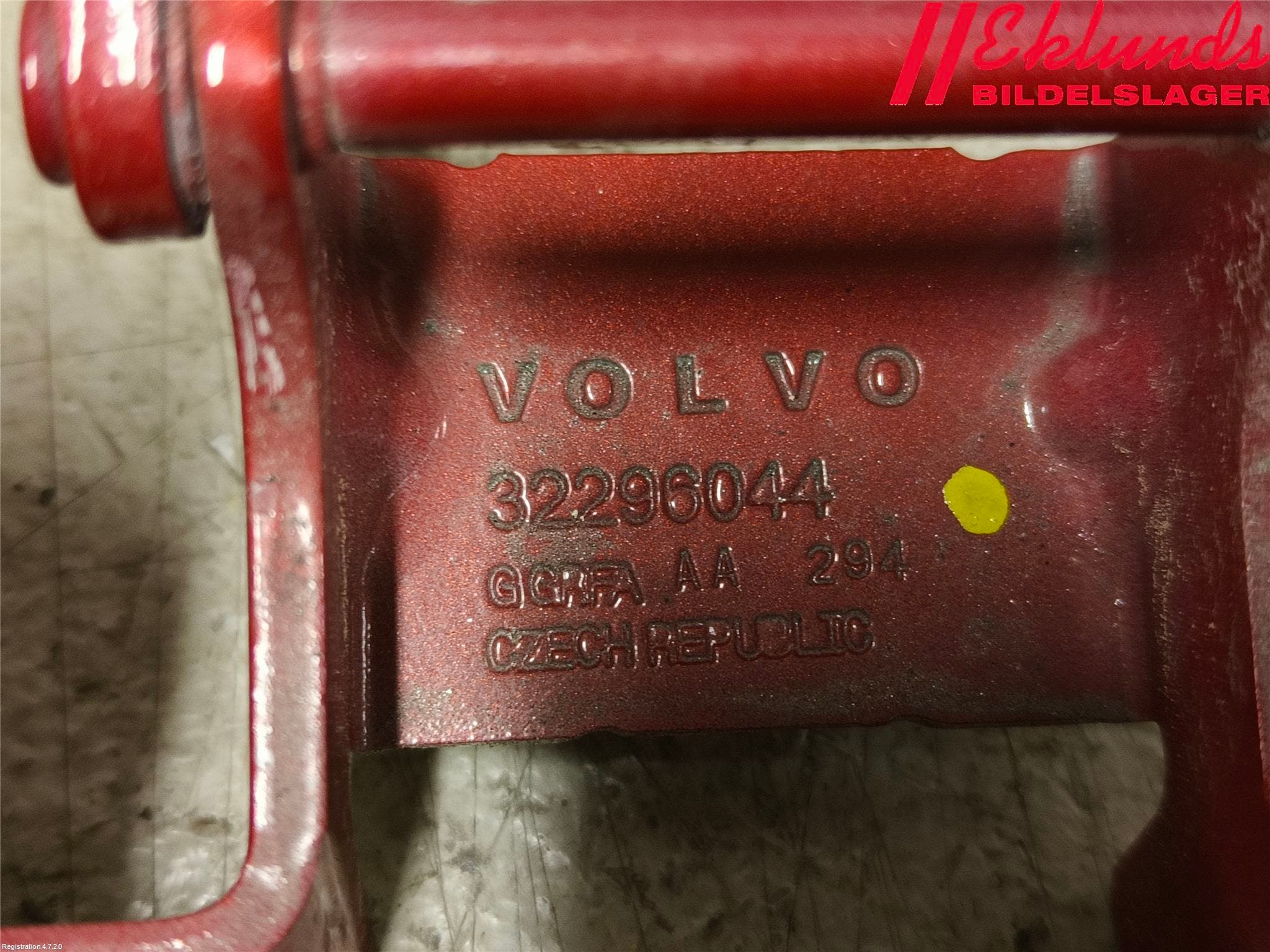 Volvo XC40/RECHARGE 18- Bakluckegångjärn Hö