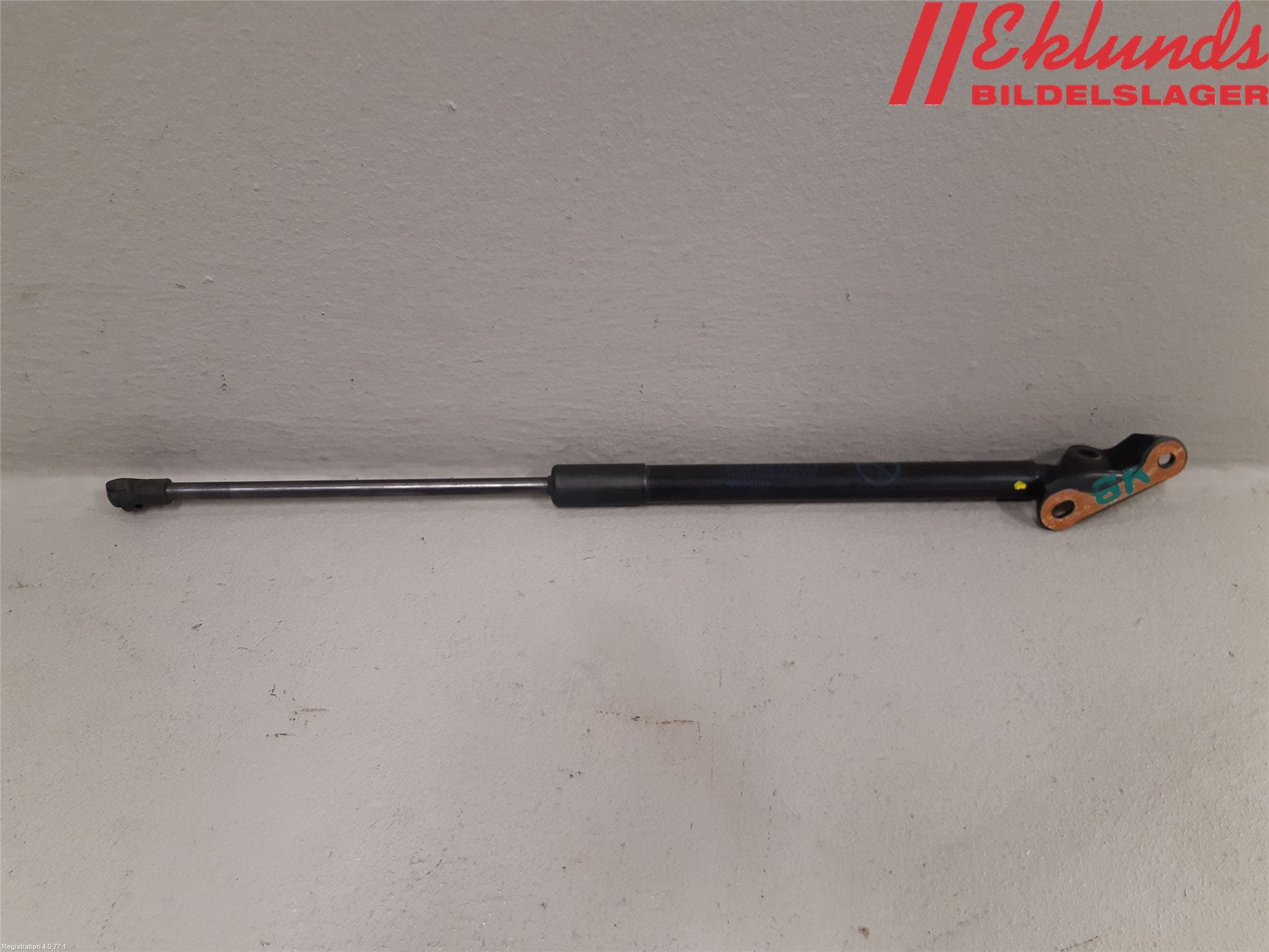 Toyota AURIS 13-19 Gasfjäder Baklucka