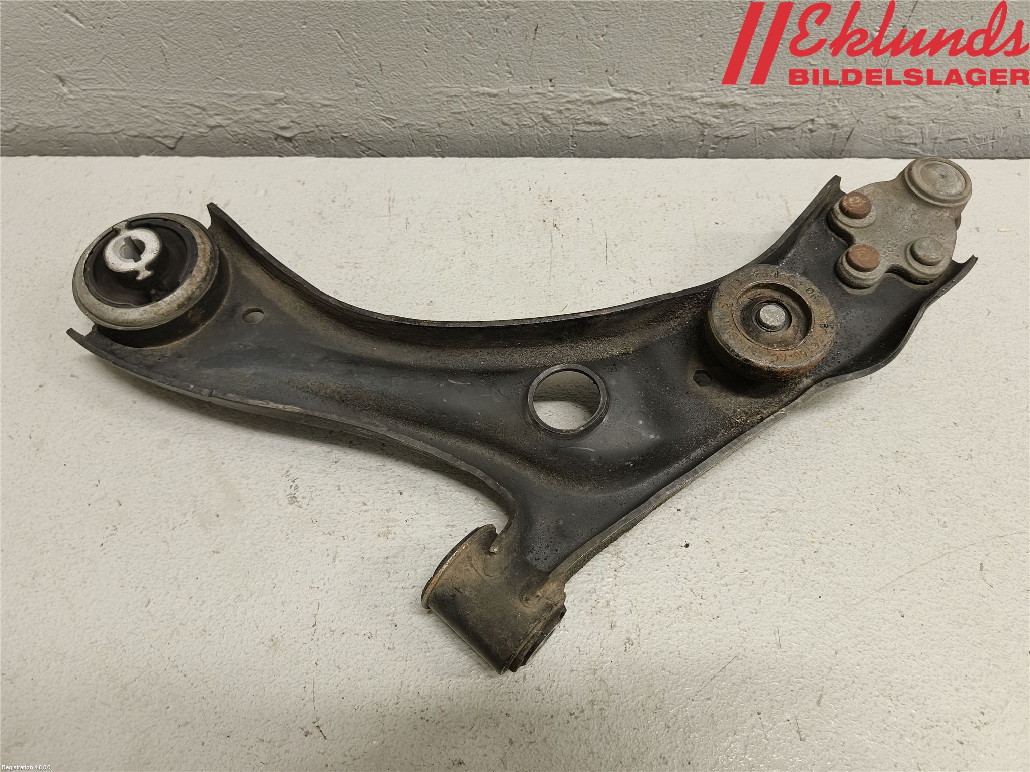 Ford FOCUS 19- Bärarm Fram Undre Hö