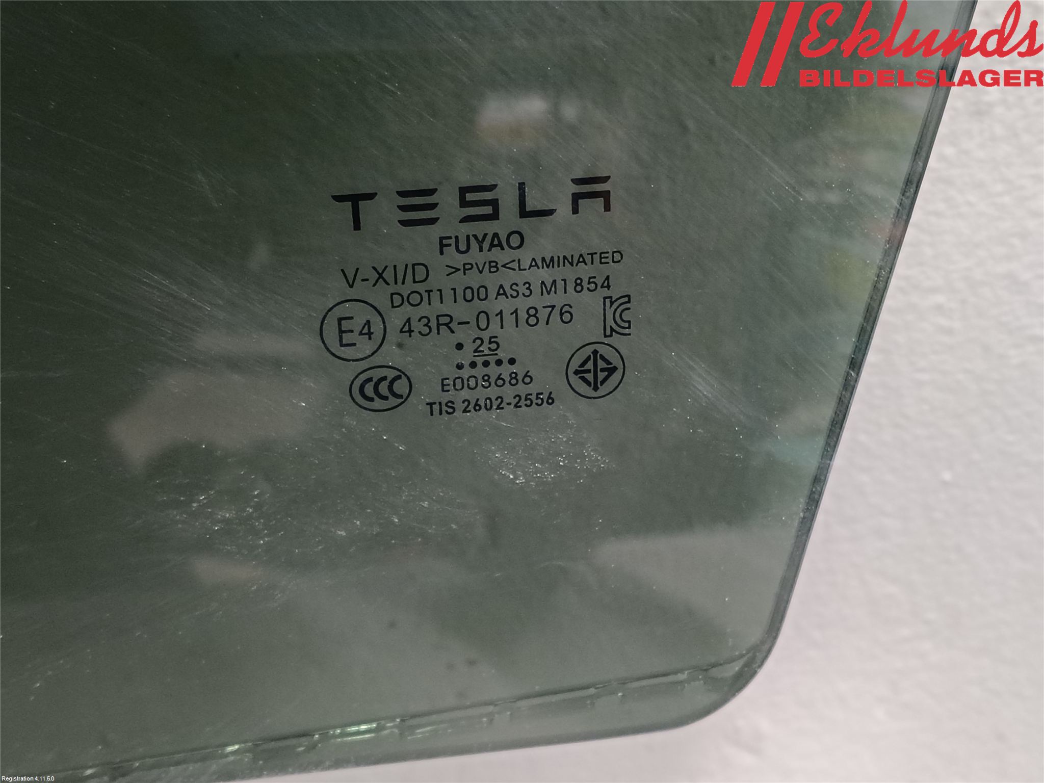 Tesla MODEL Y 21- Dörruta Bak Vänster