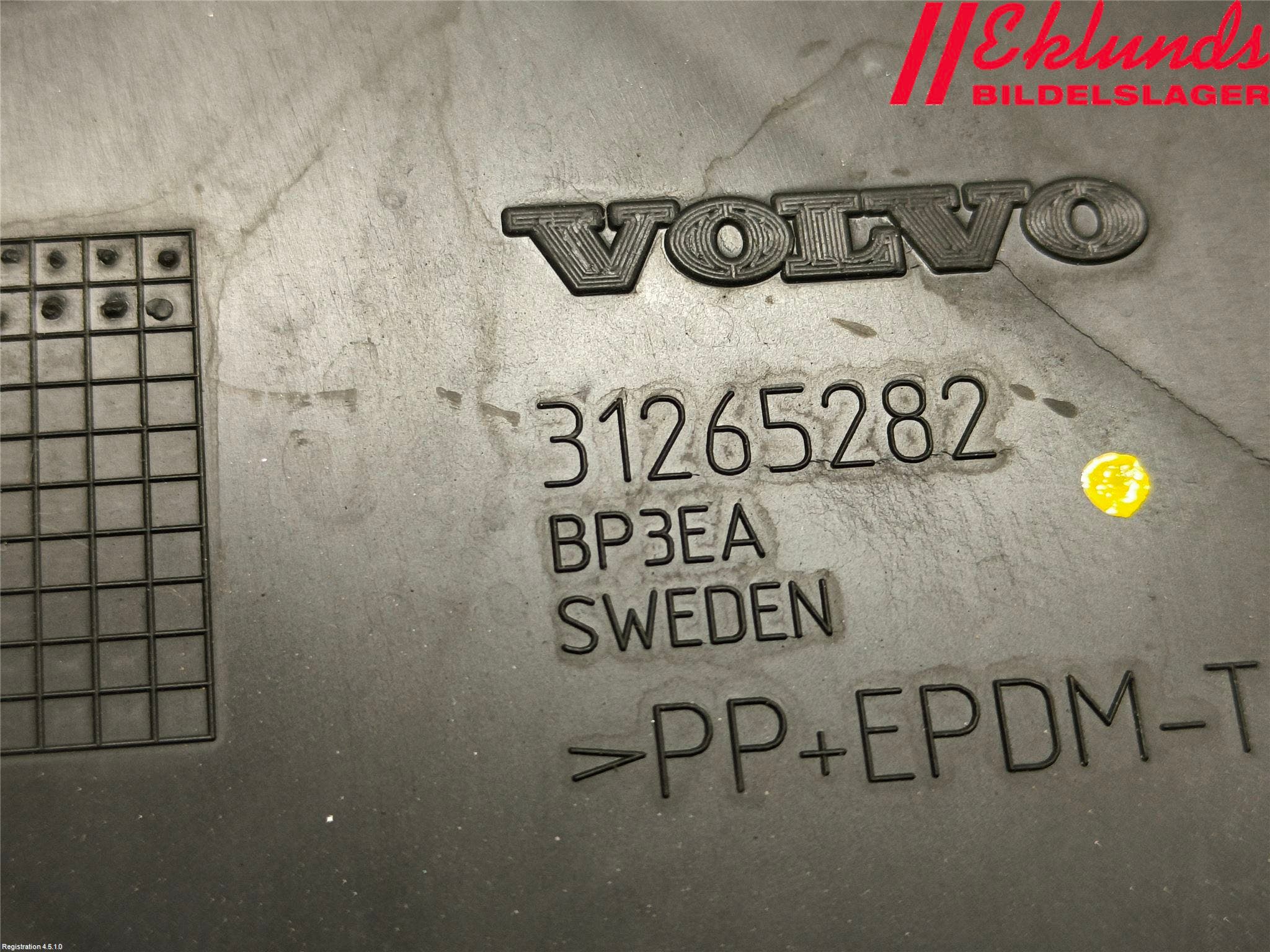 Volvo V60 11-13 Stötfångarfäste Bak Hö