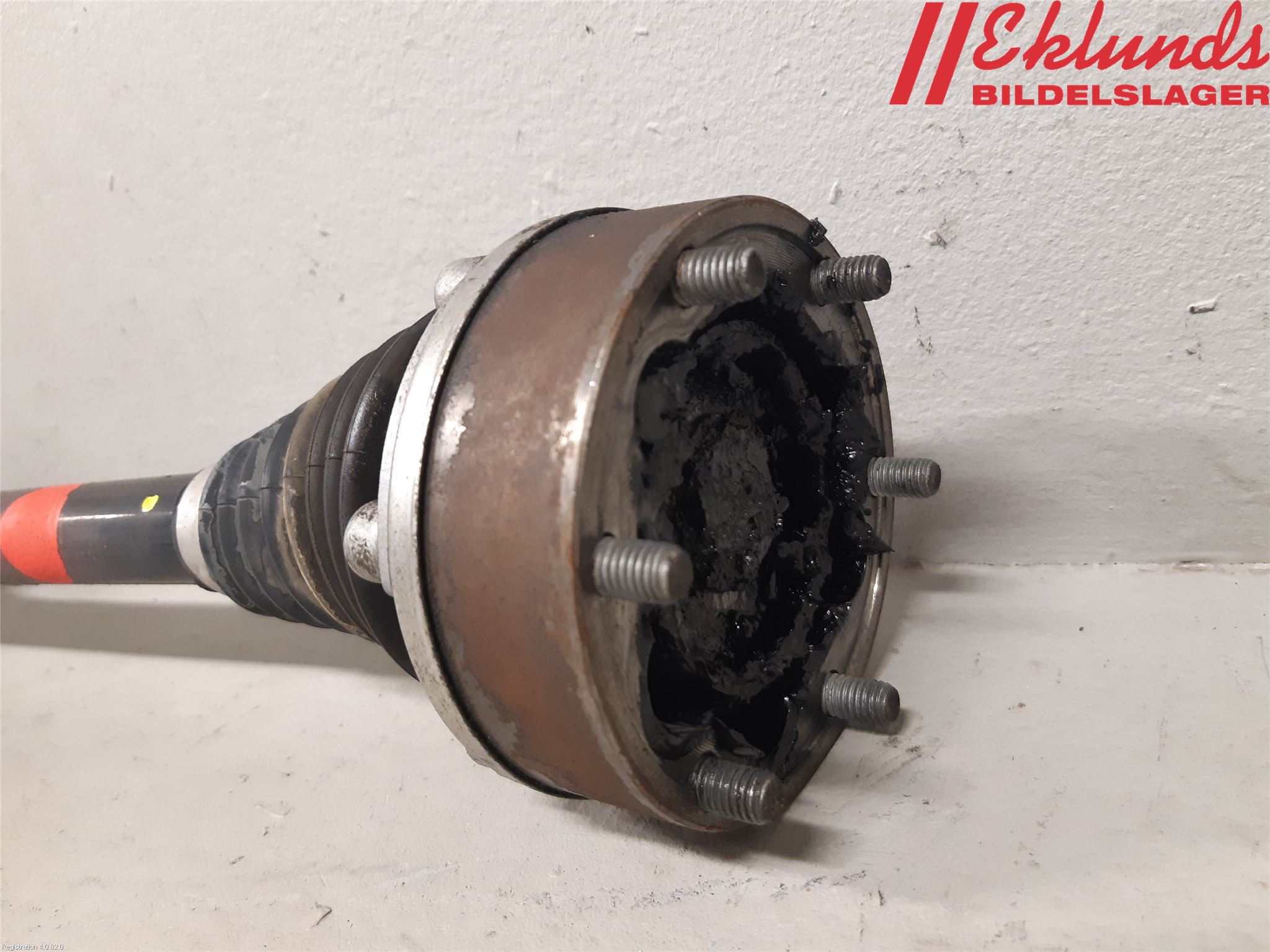 Volkswagen VW TOURAN 10-15 Drivaxel Fram Vänster