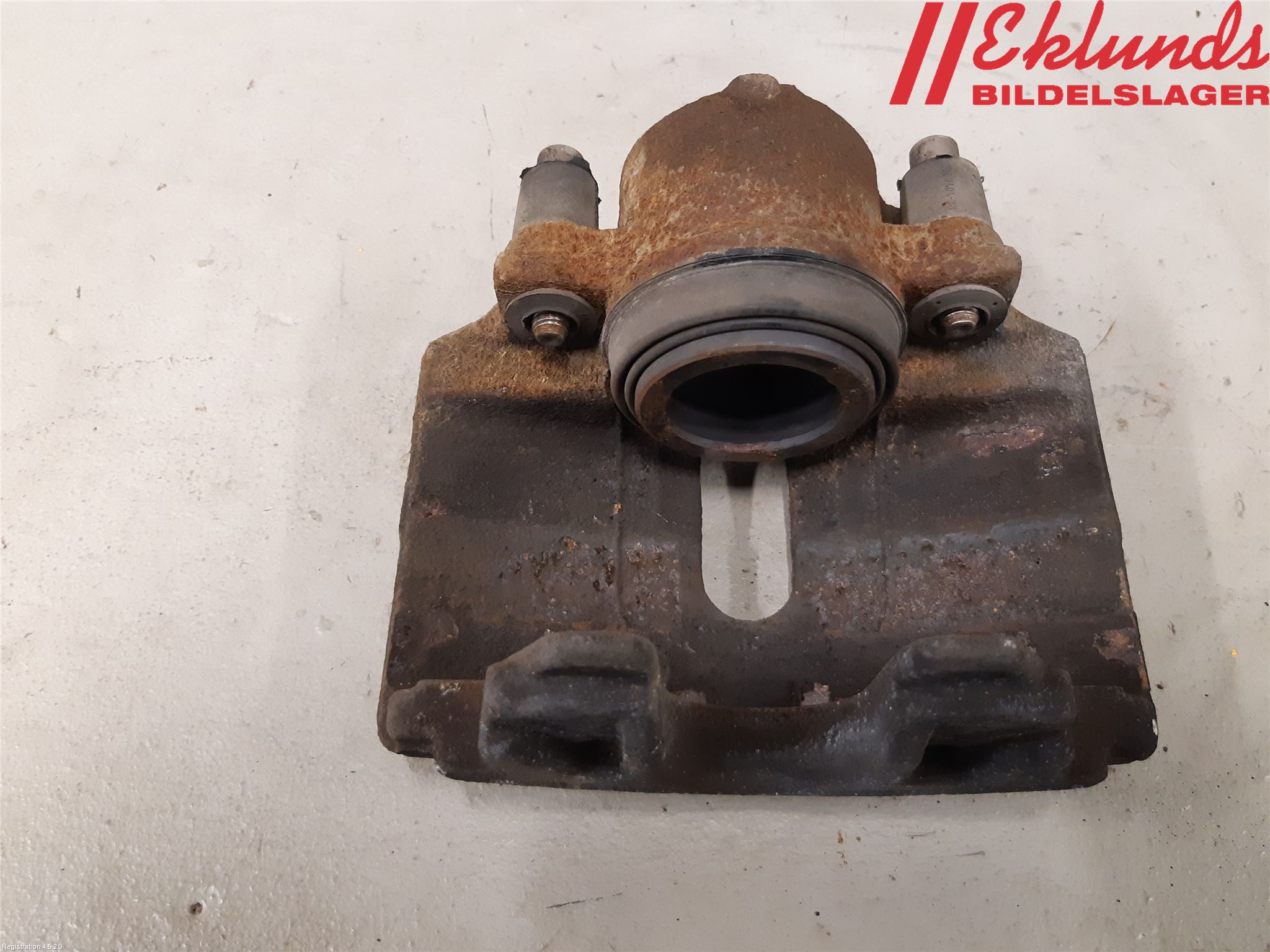 Volkswagen VW PASSAT 11-14 Bromsok Fram Höger