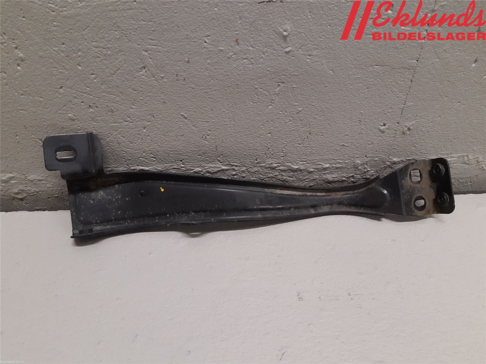 Mercedes-Benz MB E-KLASS (W212) 09-16 Frontplåt