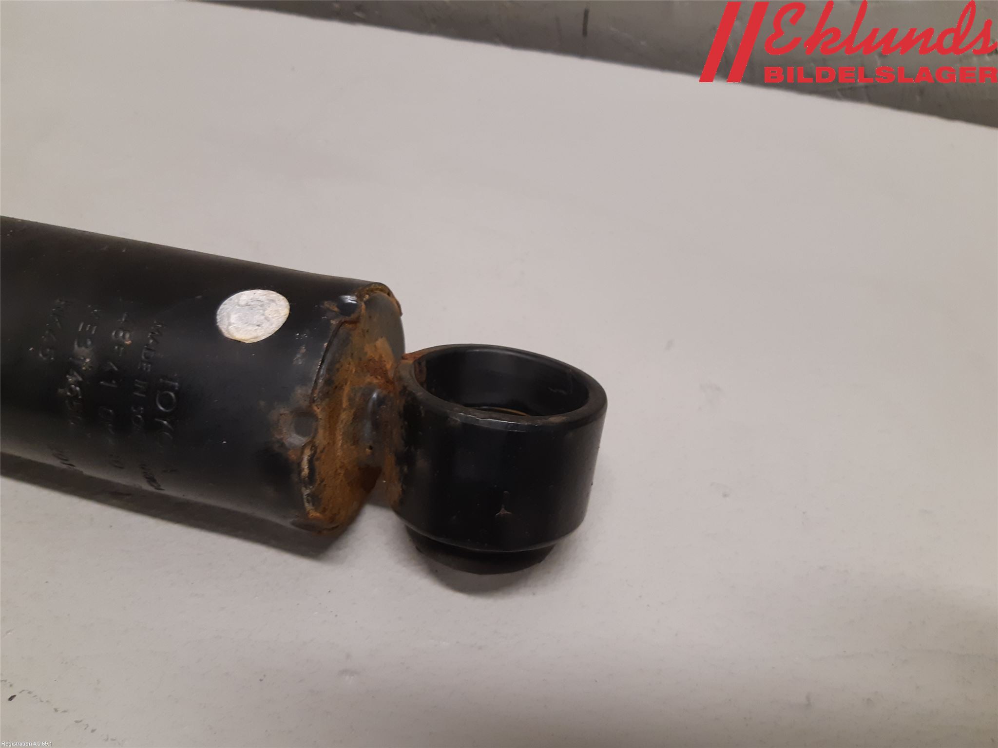 Toyota HILUX 16- Stötdämpare Bak