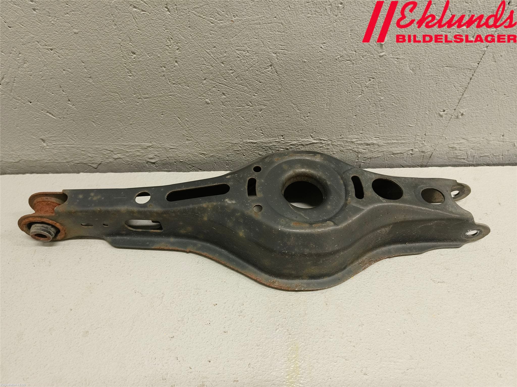 Toyota COROLLA 19- Bärarm Bak Höger