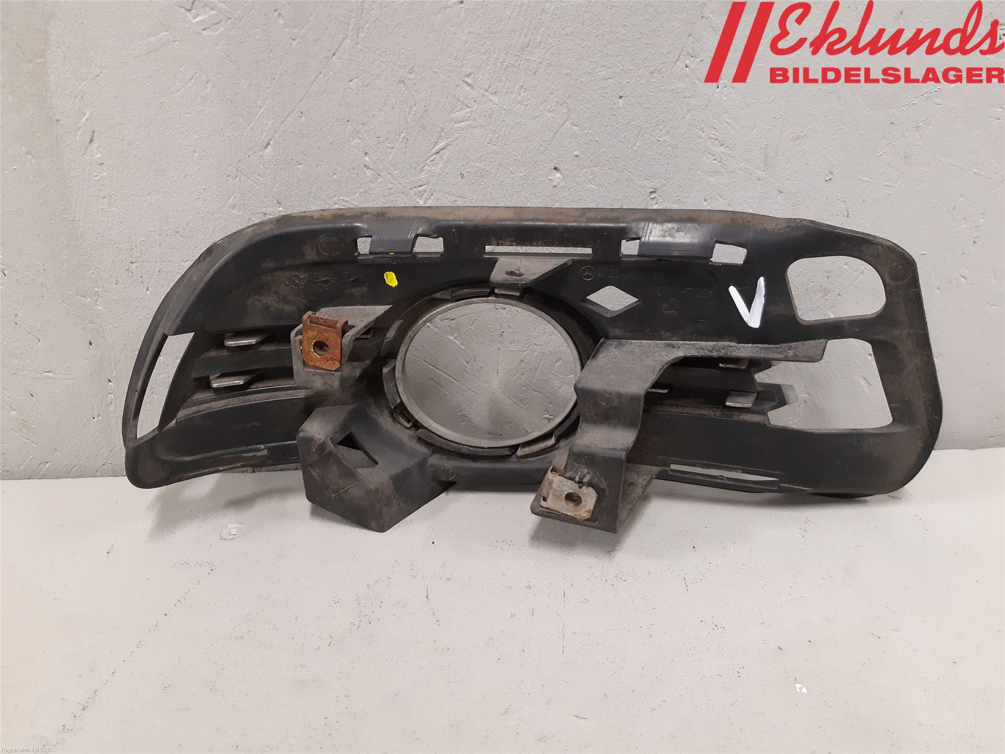 Mercedes-Benz MB C-KLASS (W204) 07-15 Dimljussarg Fram