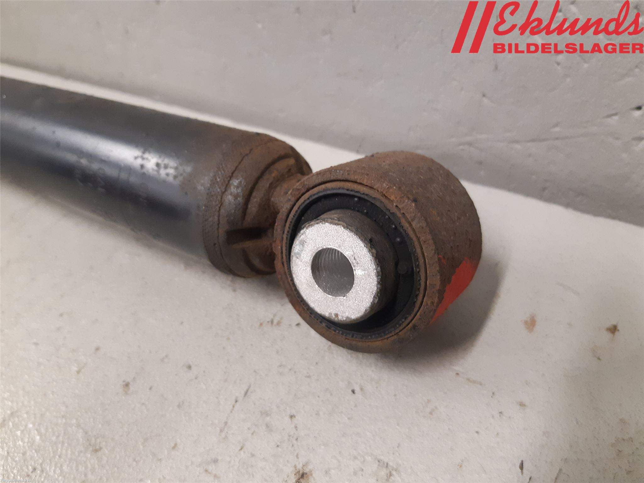 Seat ATECA 16->> Stötdämpare Bak